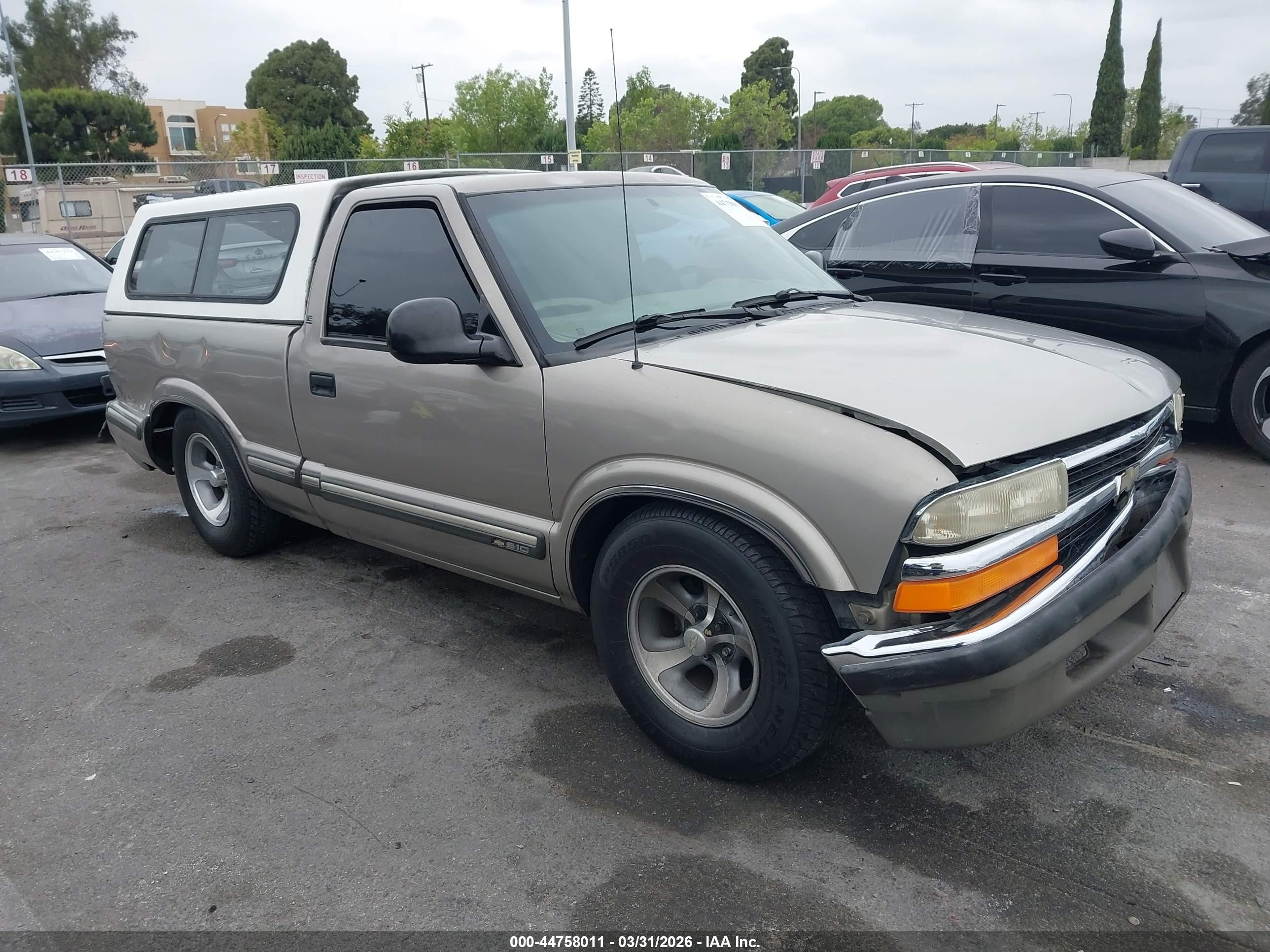 1998 Chevrolet S-10 LS, VIN 1GCCS1445WK239079 — All over