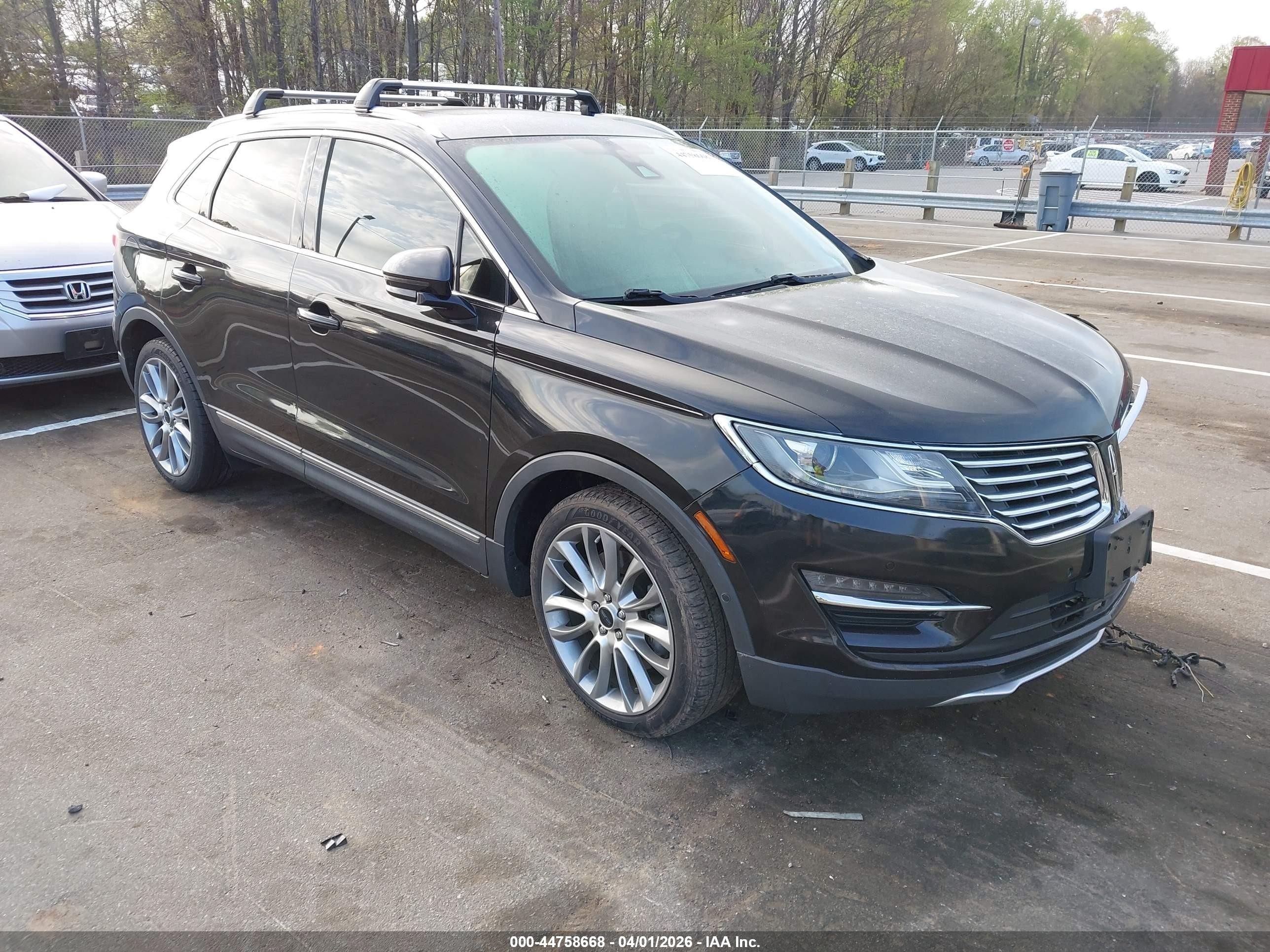 2015 Lincoln MKC, VIN 5LMCJ1A96FUJ12812 — Front end