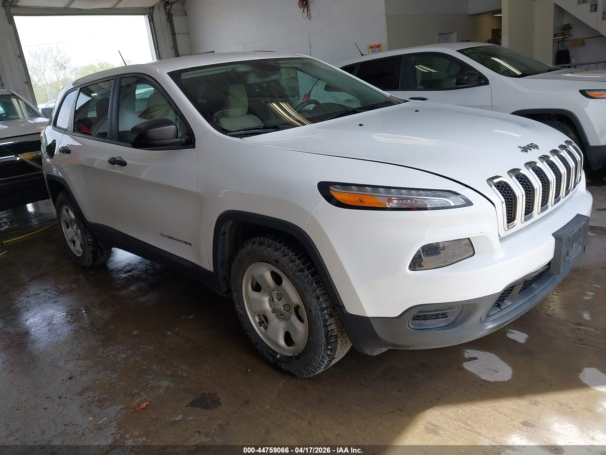 2017 Jeep Cherokee Altitude, VIN 1C4PJMAB3HW581098 — Normal wear