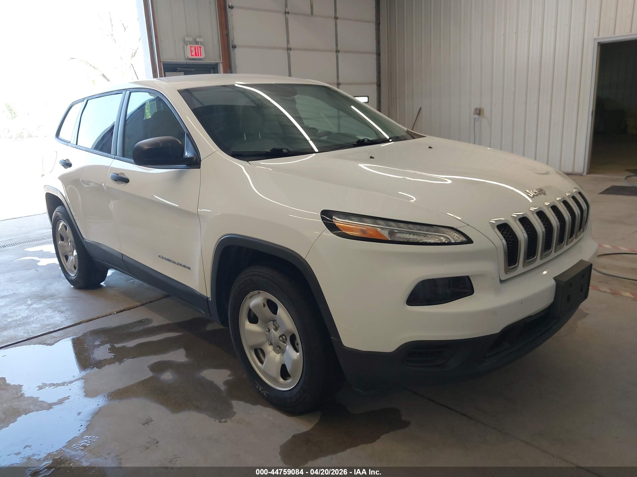 2017 Jeep Cherokee Altitude, VIN 1C4PJMAB8HW543303 — Normal wear