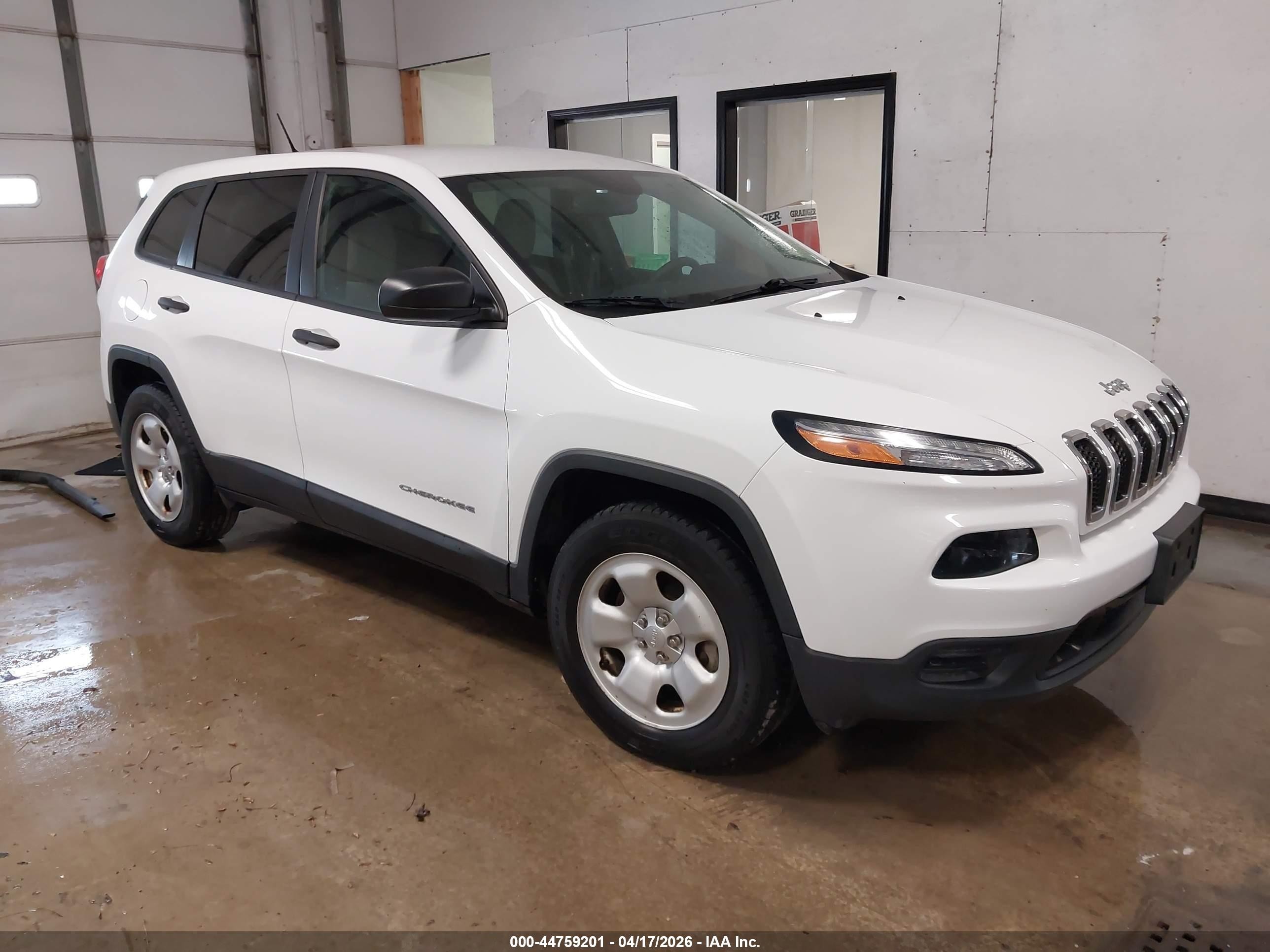 2017 Jeep Cherokee Altitude, VIN 1C4PJMAB2HW579407 — Normal wear