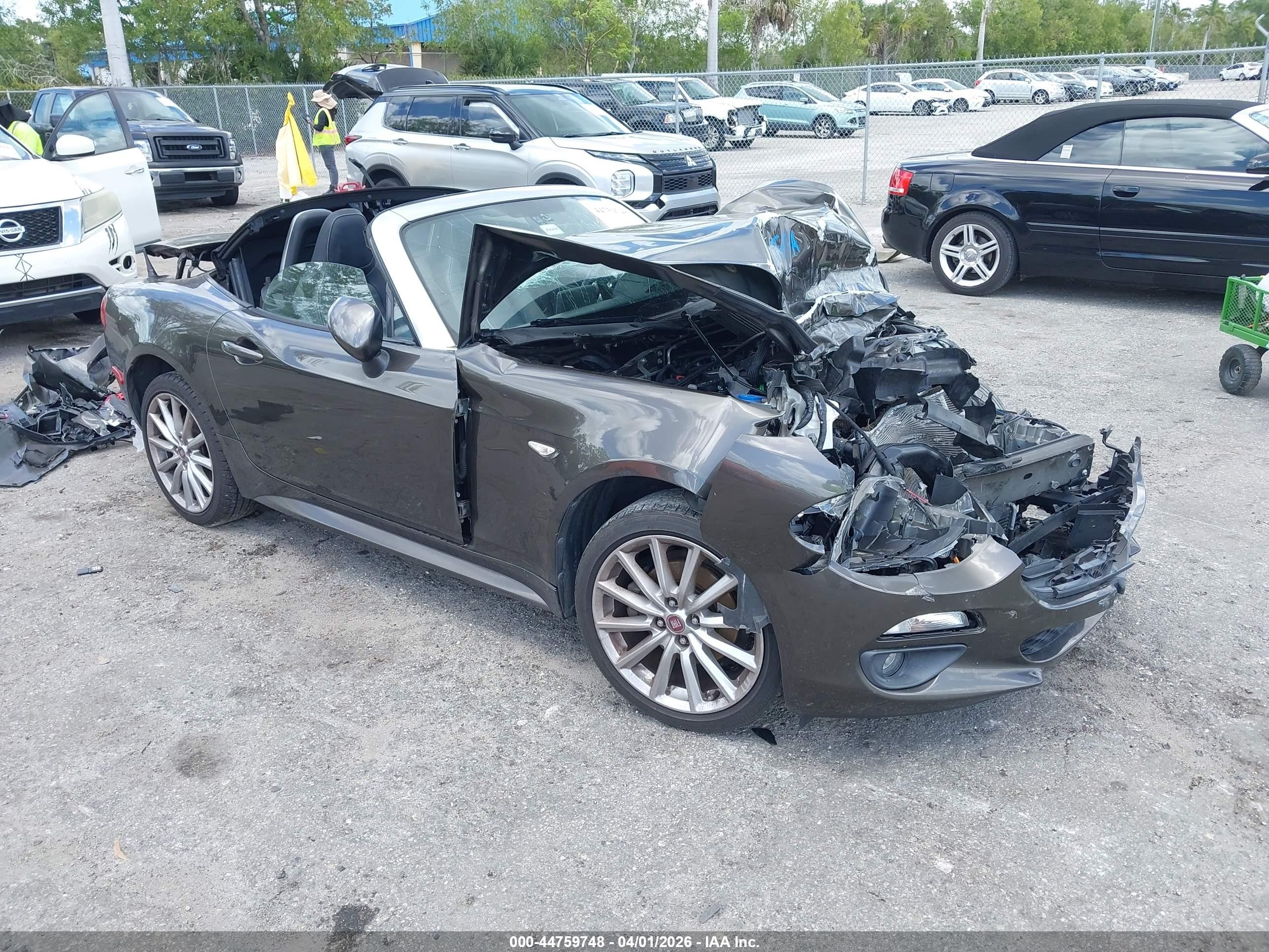 2019 FIAT 124 Spider Lusso, VIN JC1NFAEK0K0141395 — All over