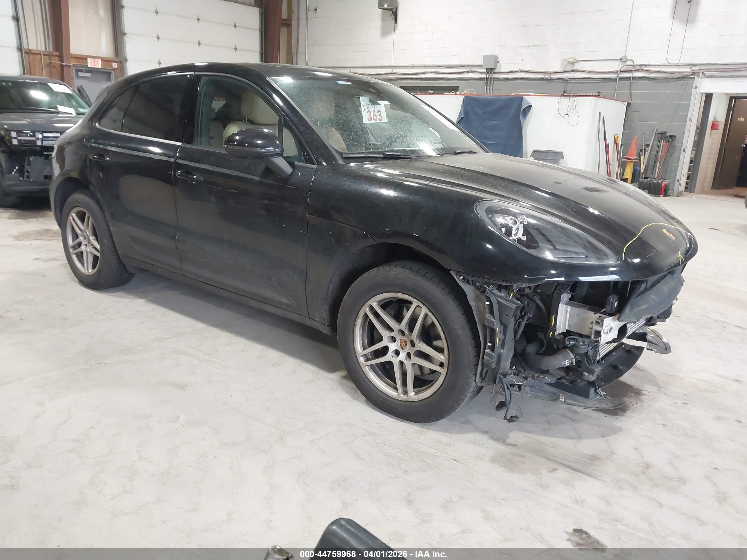 2019 Porsche Macan, VIN WP1AA2A56KLB08484 — Front end