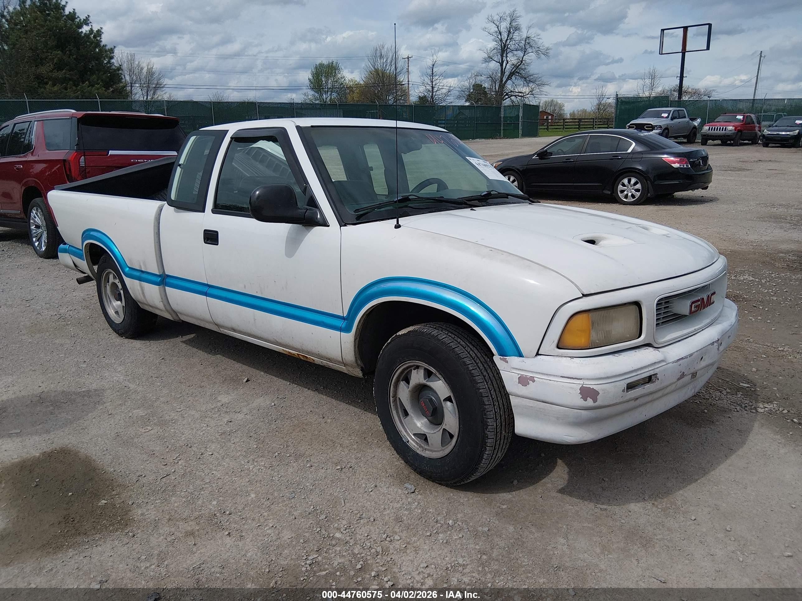 1995 GMC Sonoma SLS, VIN 1GTCS19Z0S8503949 — Зад