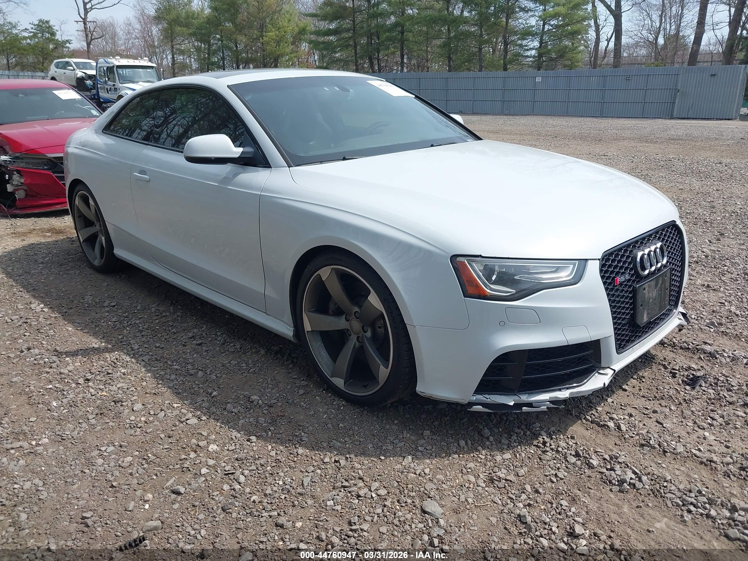 2014 Audi RS 5, VIN WUAC6AFR6EA900283 — Front end