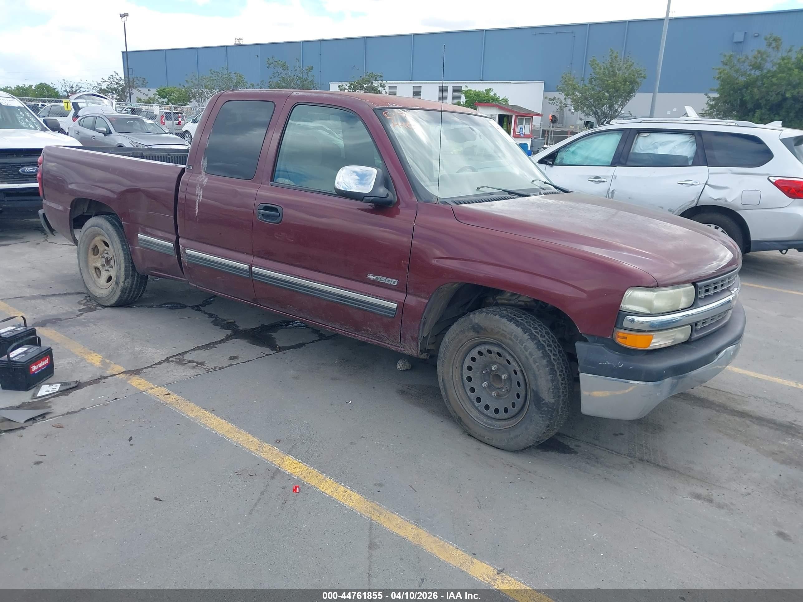 2000 Chevrolet Silverado 1500 LS, VIN 1GCEC19T6YZ283947 — Theft recovery