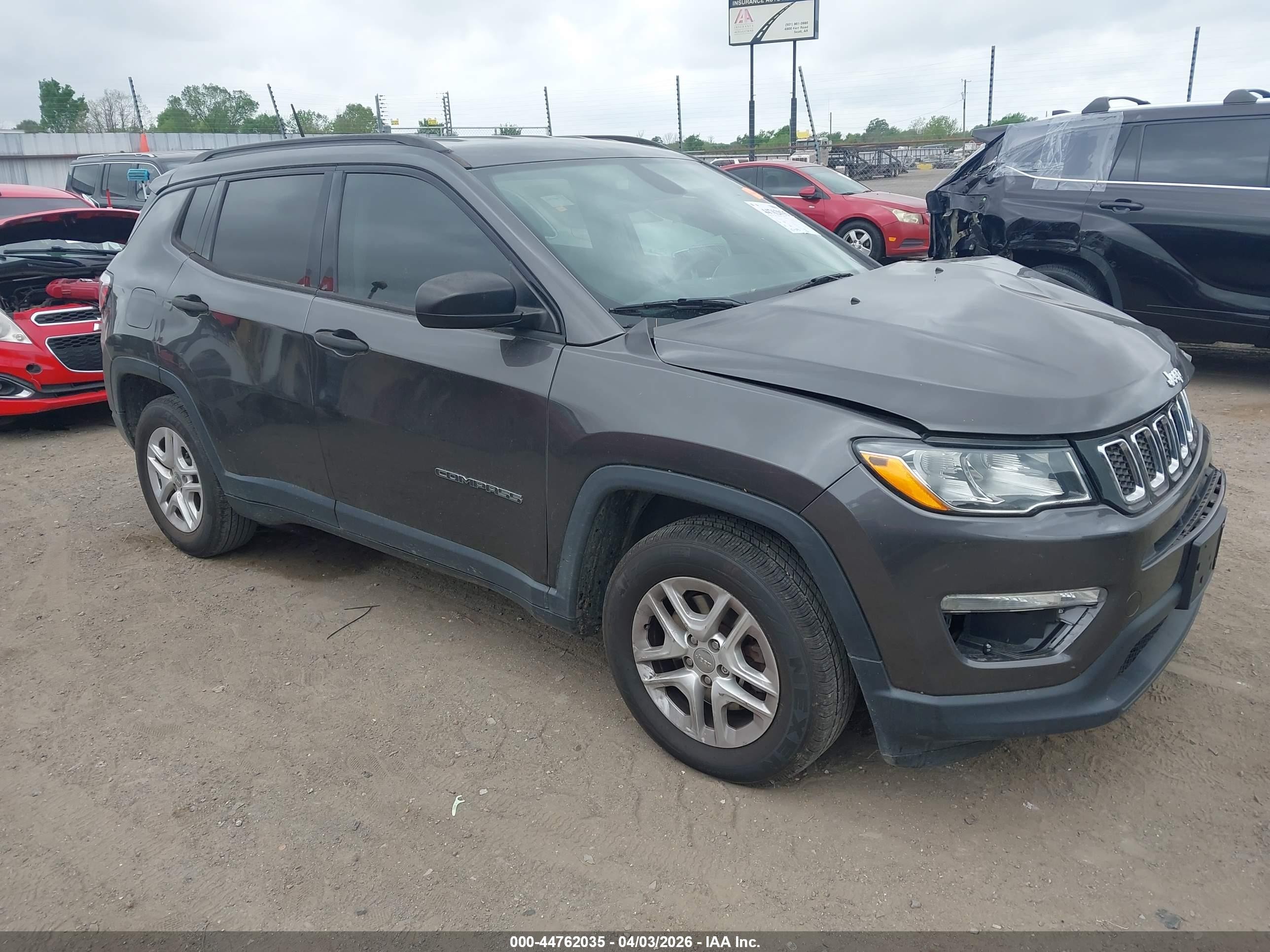2018 Jeep Compass Sport, VIN 3C4NJCABXJT438856 — Side