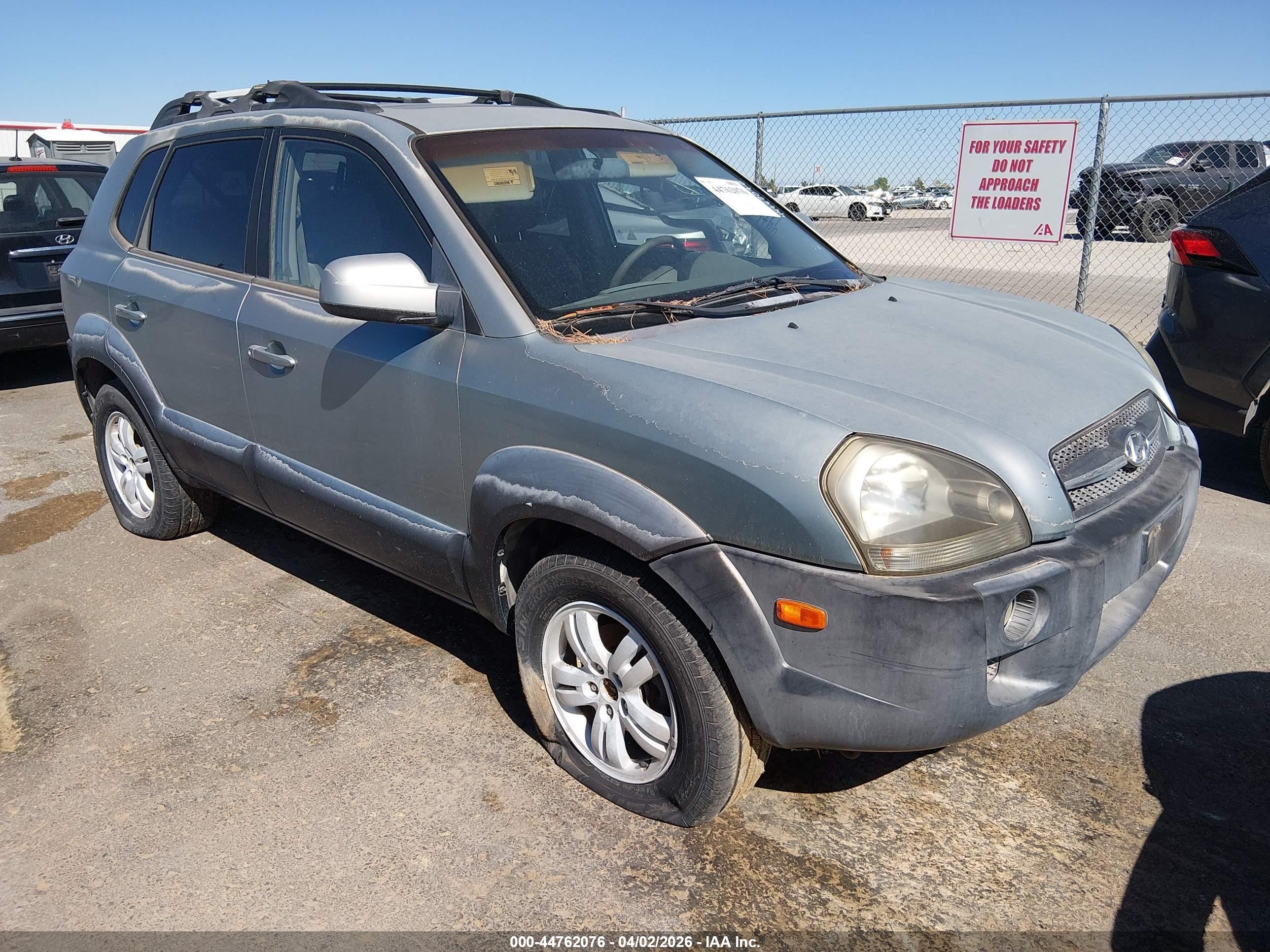 2006 Hyundai Tucson GLS, VIN KM8JN12D96U359663 — Перед