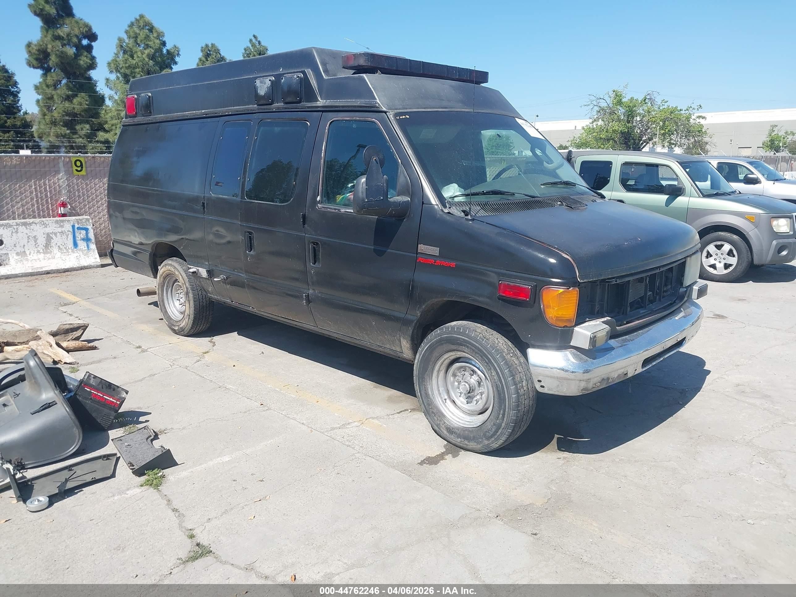 2006 Ford E-350, VIN 1FDSS34P46HB30087 — Front end