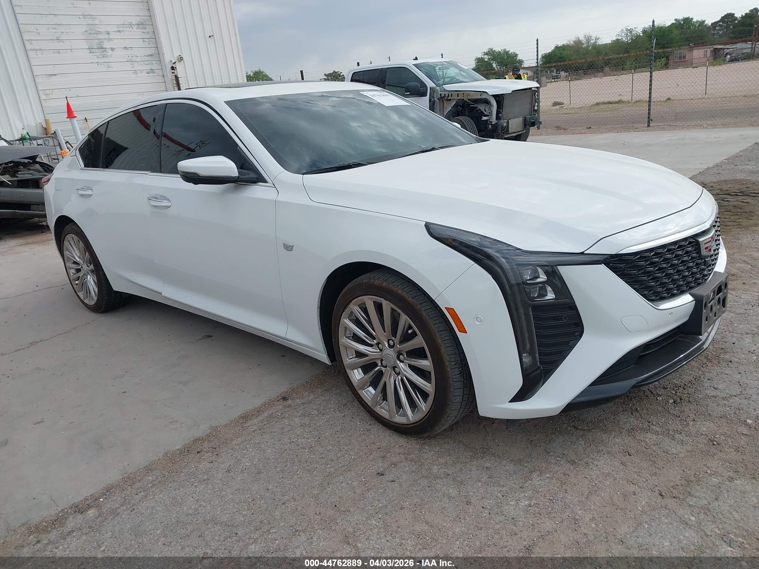 2025 Cadillac CT5 Premium Luxury, VIN 1G6DN5RK7S0103880 — Бок