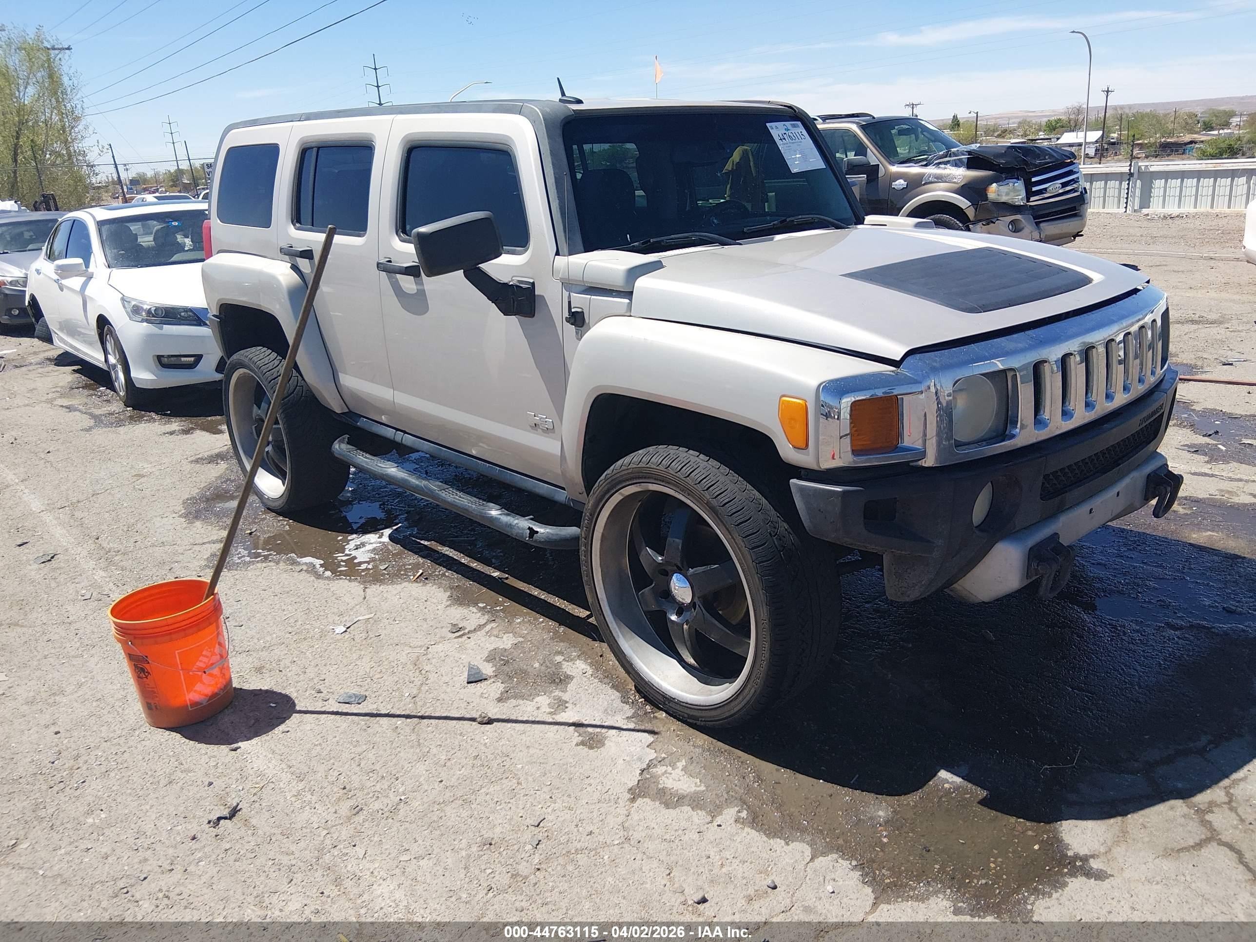 2008 Hummer H3 Luxury, VIN 5GTEN13E288127875 — Rear end