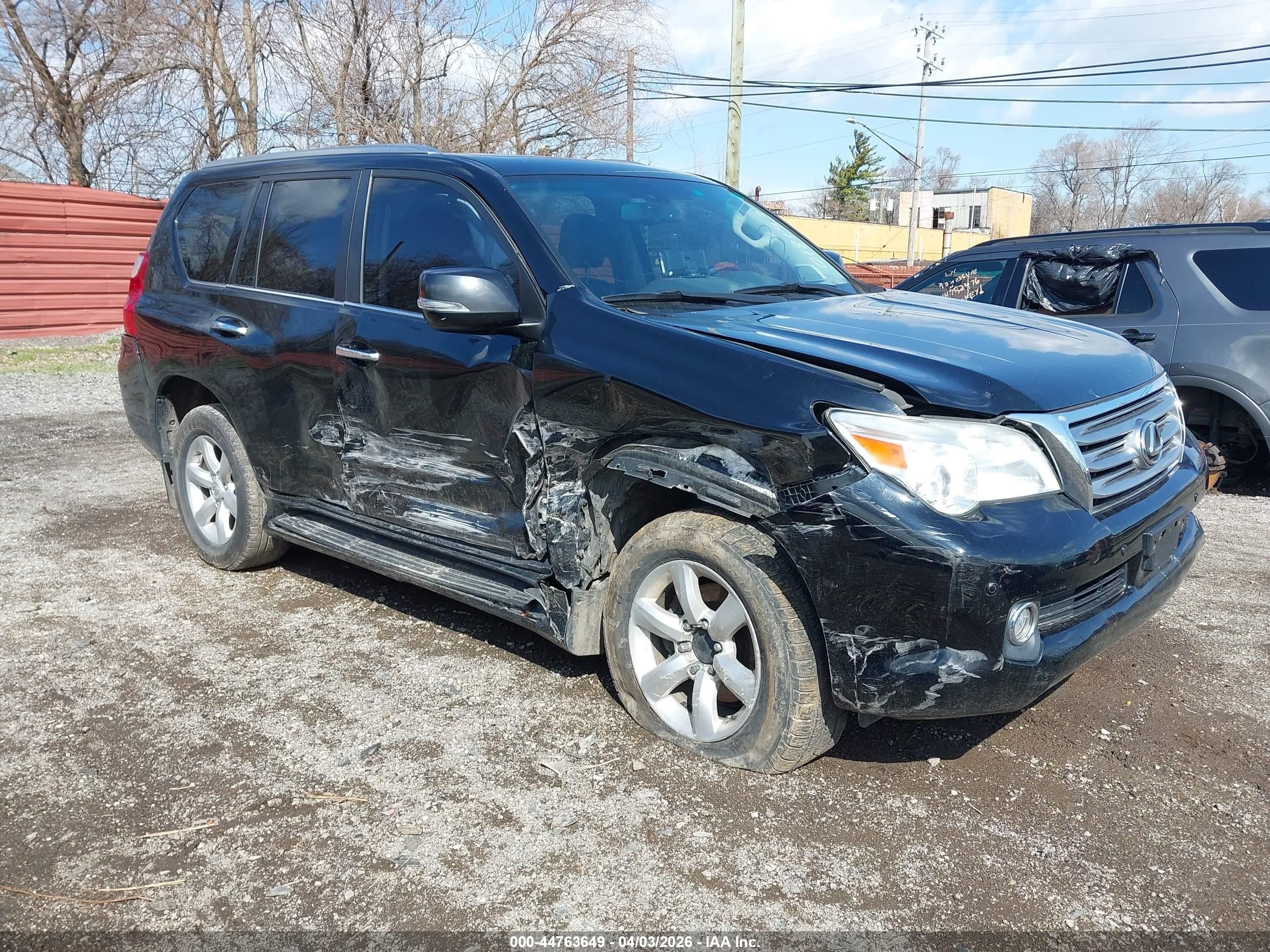 2011 Lexus GX 460, VIN JTJBM7FX1B5018133 — Side