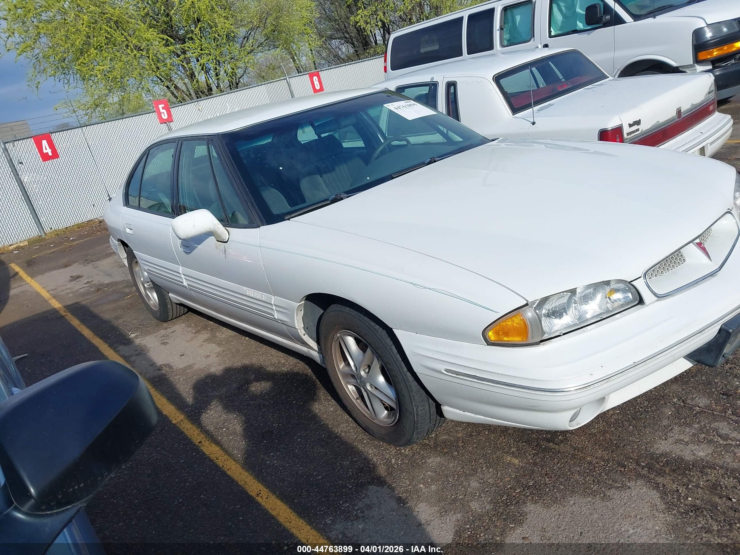 1998 Pontiac Bonneville SE, VIN 1G2HX52K6W4211591 — All over
