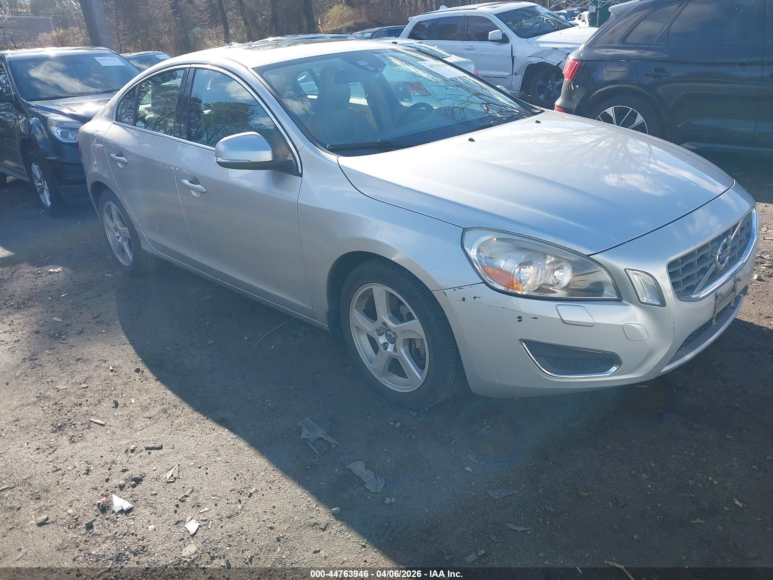 2012 Volvo S60 T5, VIN YV1622FS8C2119636 — Vandalism