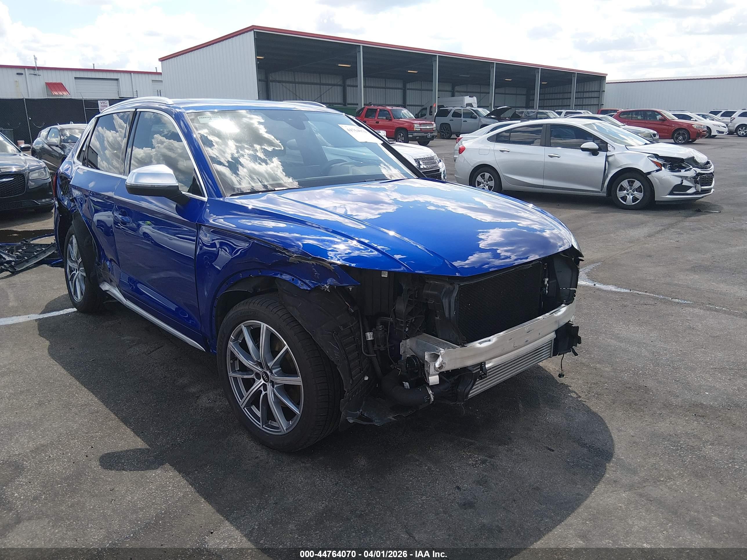 2022 Audi SQ5 Premium Plus, VIN WA1B4AFY8N2042342 — Side
