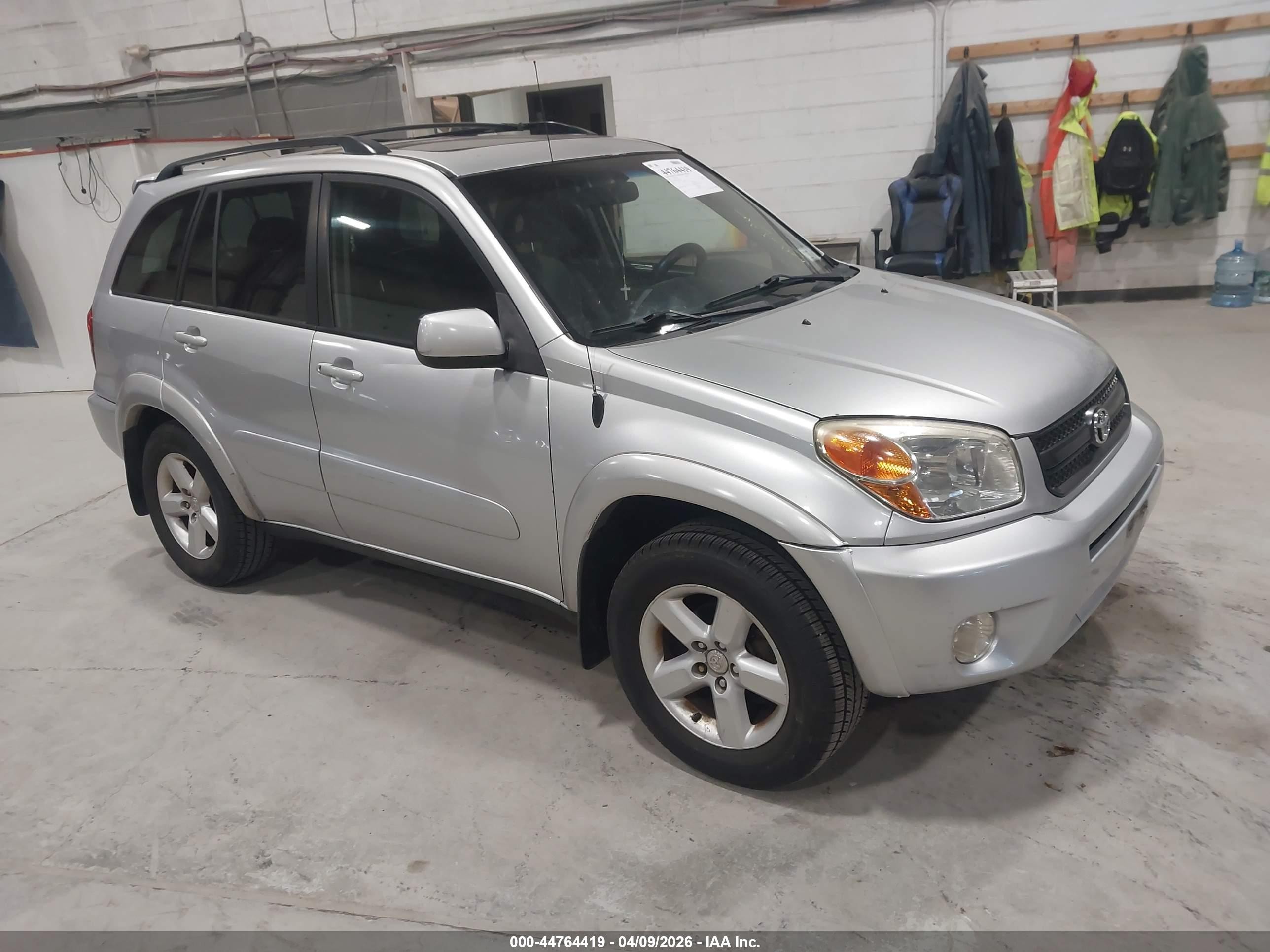 2005 Toyota RAV4, VIN JTEHD20VX56025745 — Normal wear