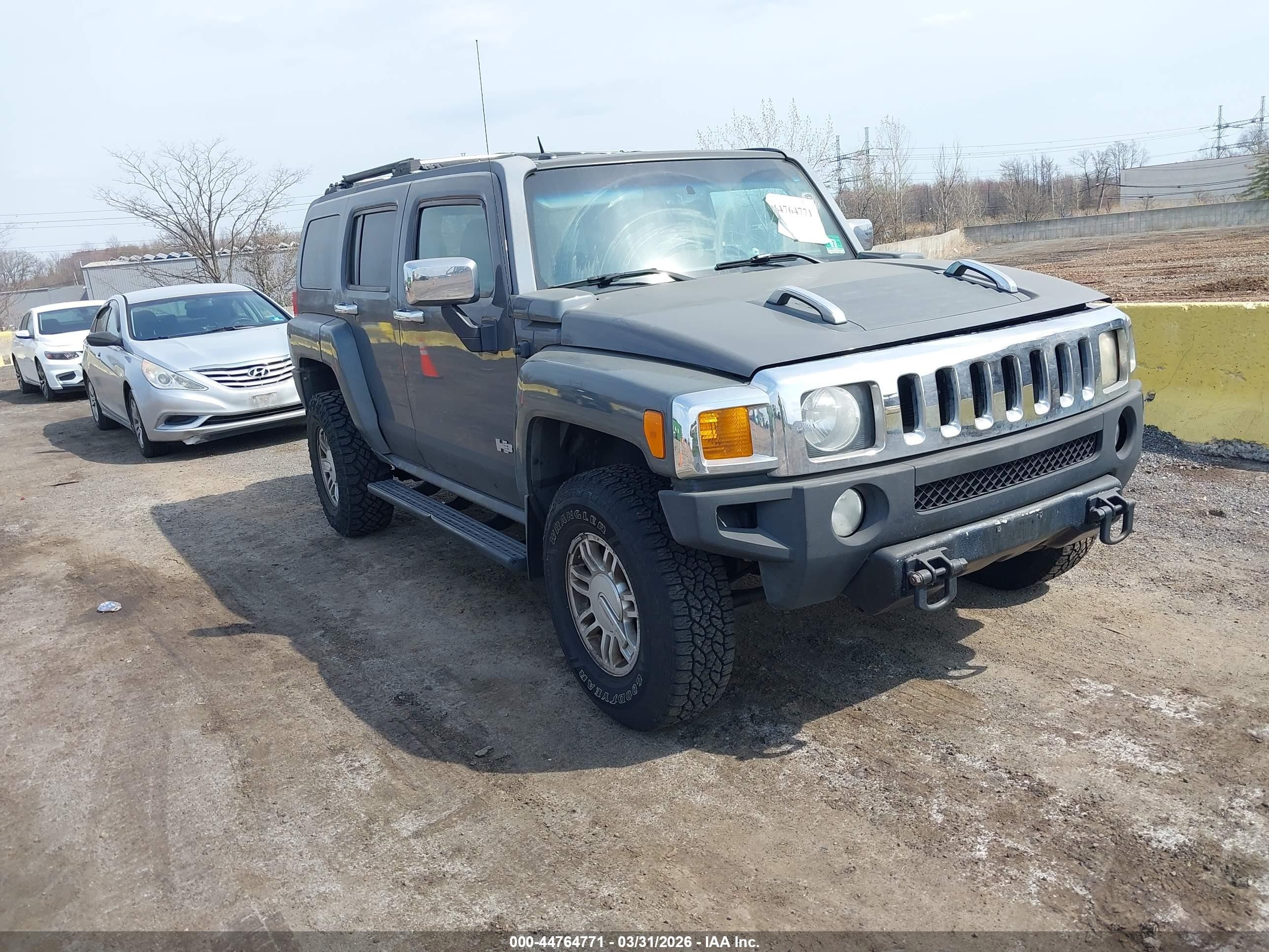 2009 Hummer H3 Adventure, VIN 5GTEN13E498146378 — Rear end