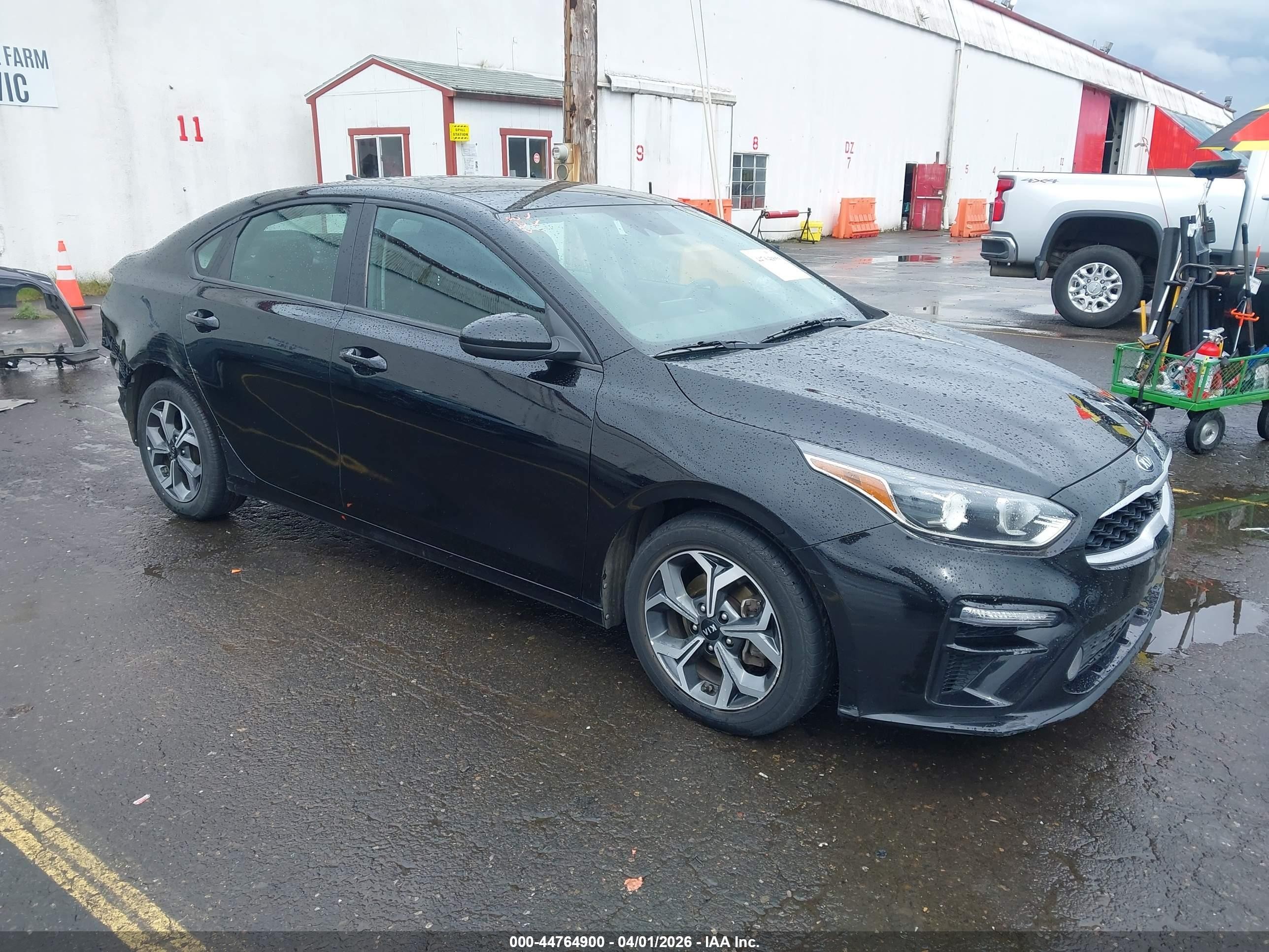 2021 Kia Forte LXS, VIN 3KPF24AD1ME353194 — Rear end