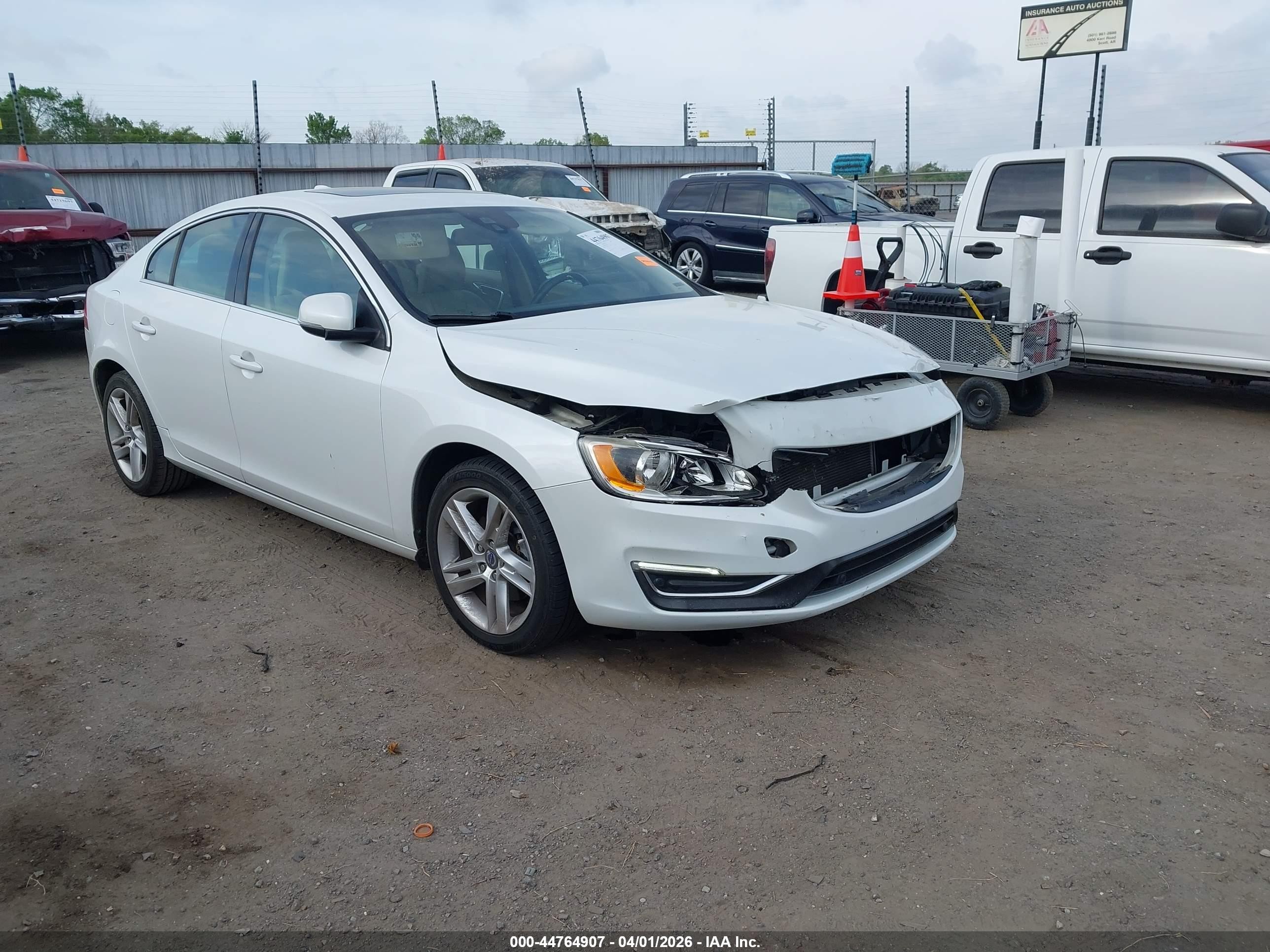 2015 Volvo S60 T5 Drive-E Premier Plus, VIN YV140MFC4F1311745 — Auction photo