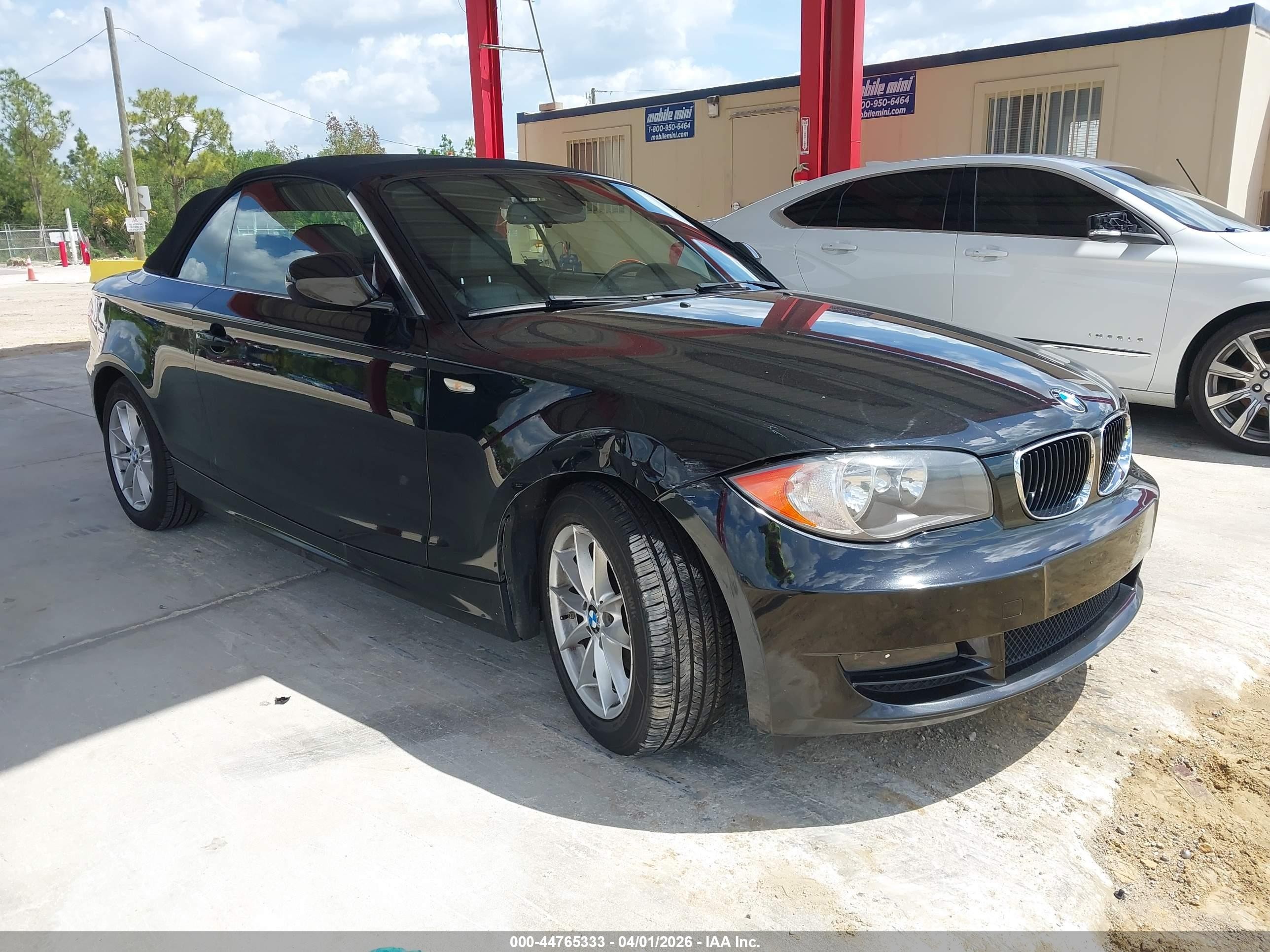 2011 BMW 1 Series 128i, VIN WBAUN1C5XBVH77999 — Front end