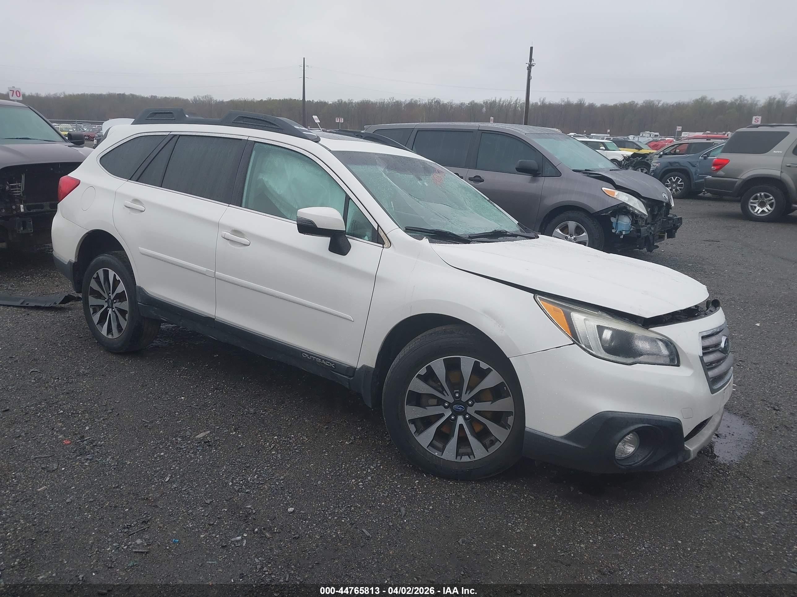 2016 Subaru Outback Limited, VIN 4S4BSALC6G3318417 — Front end