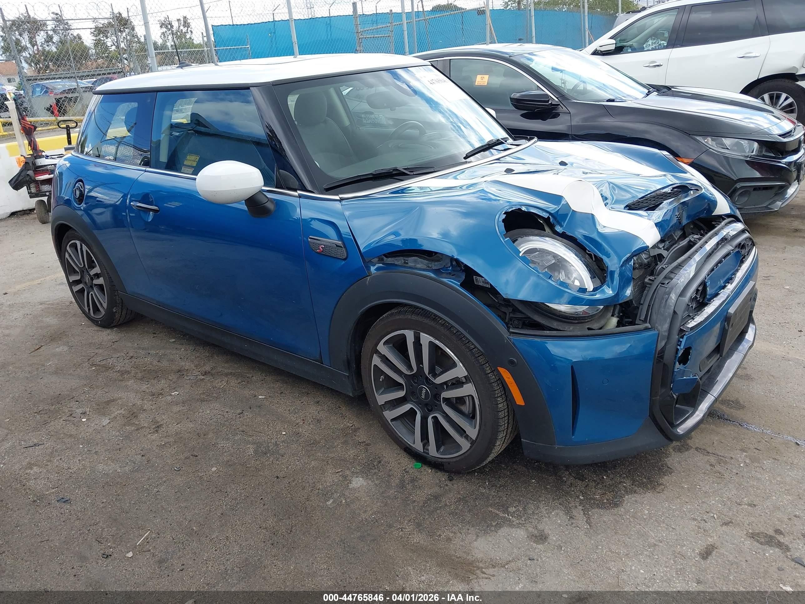 2023 MINI Hardtop Cooper S, VIN WMW53DH04P2T55886 — Front end