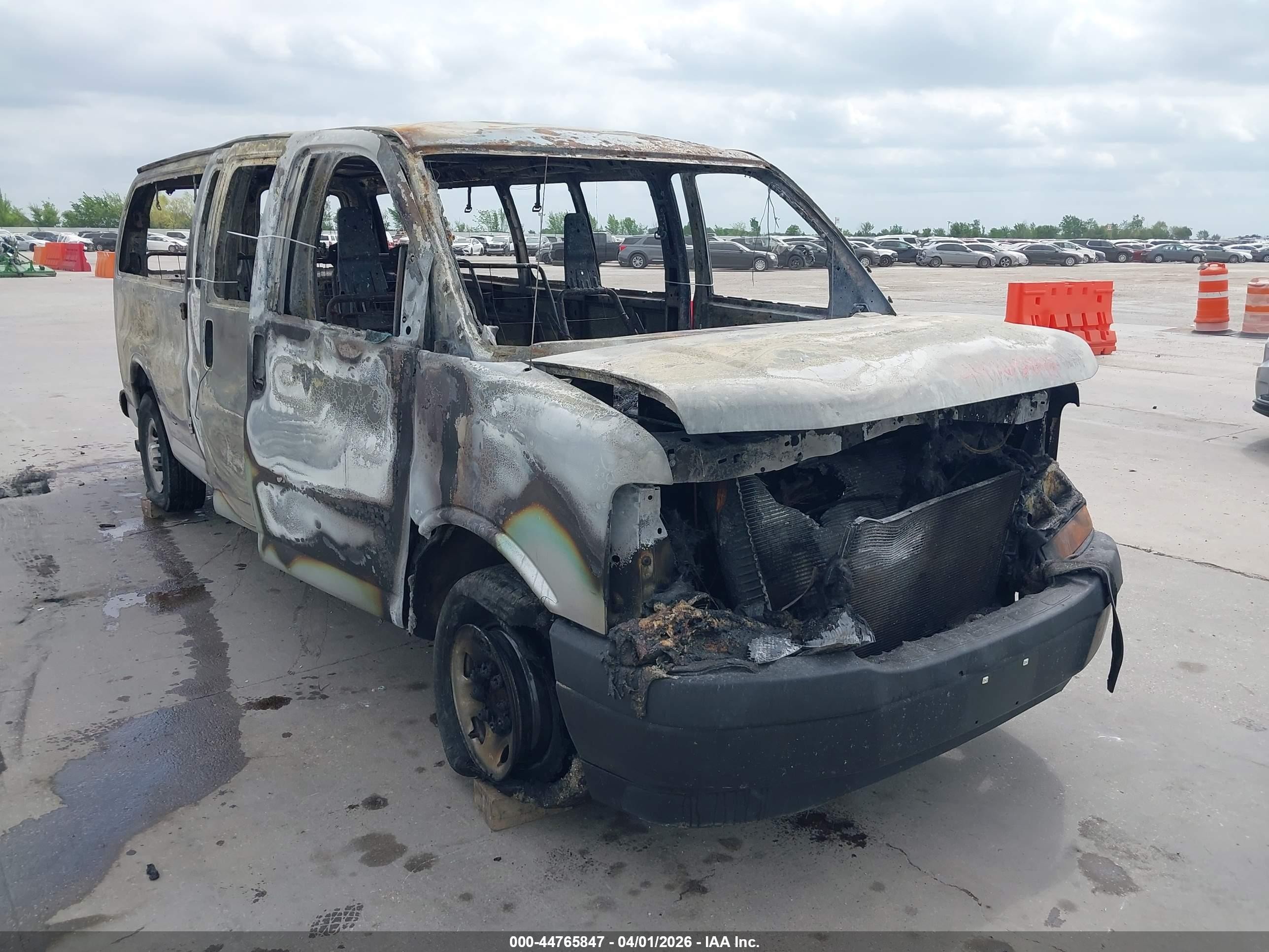2020 Chevrolet Express Passenger LS, VIN 1GAZGNFP9L1235976 — Burn