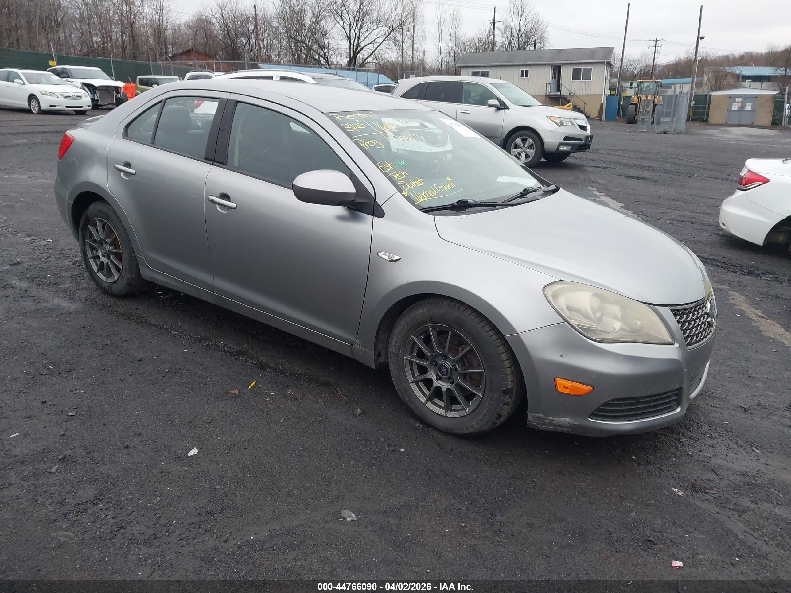 2010 Suzuki Kizashi S, VIN JS2RF9A16A6100173 — Roof
