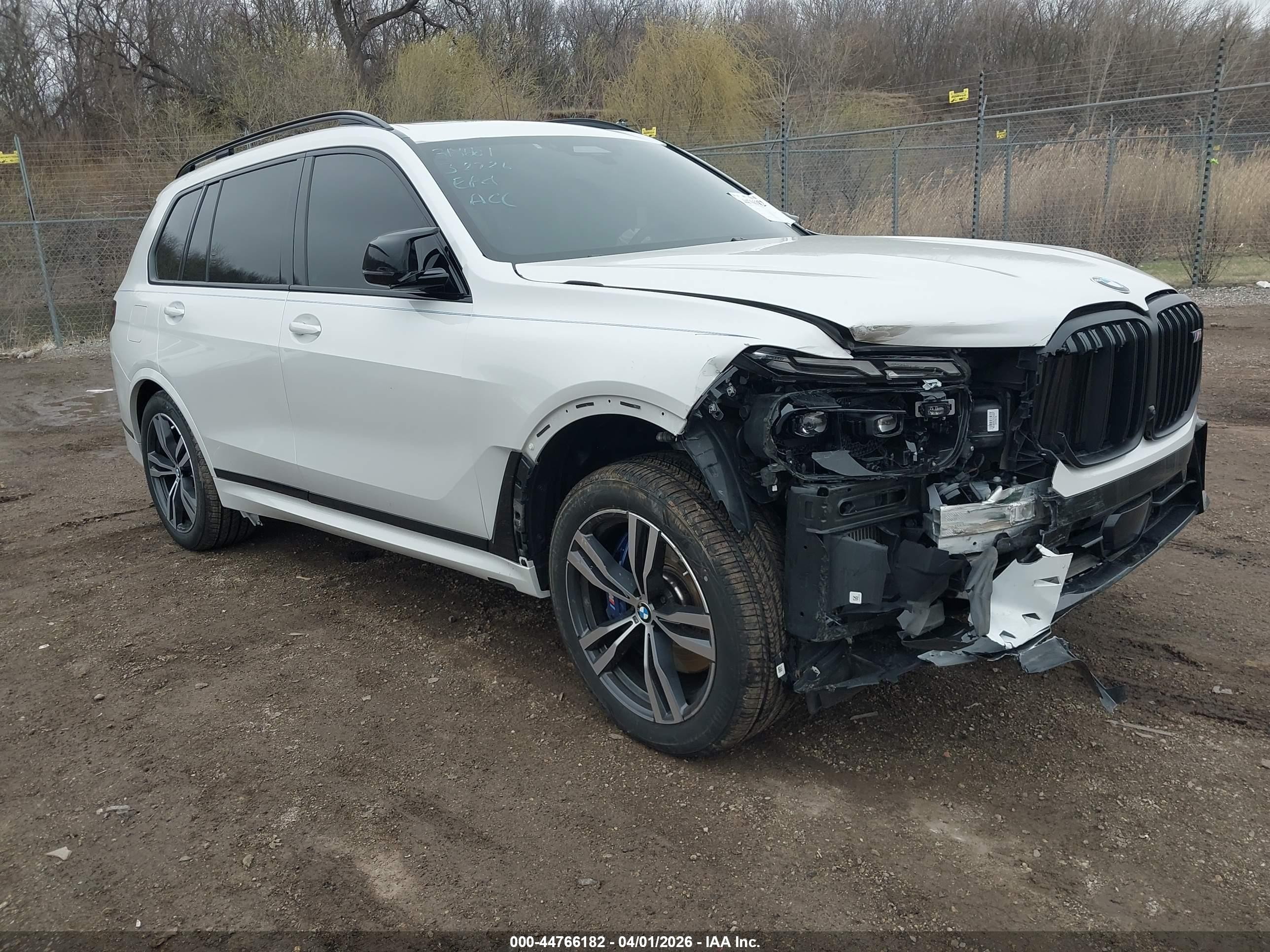 2024 BMW X7 M60i, VIN 5UX33EM09R9S86174 — Front end