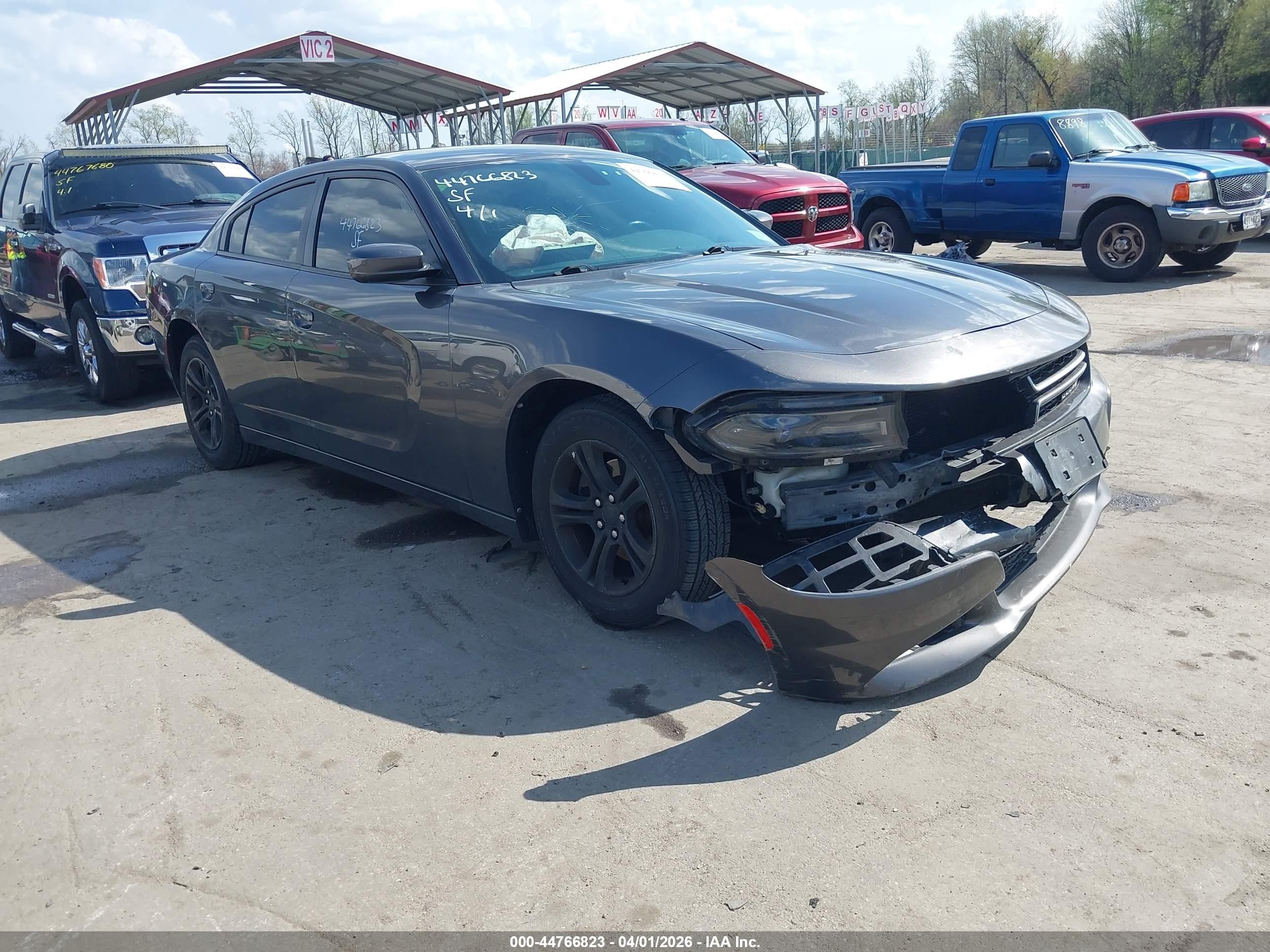 2015 Dodge Charger SE, VIN 2C3CDXBG4FH759831 — Front end