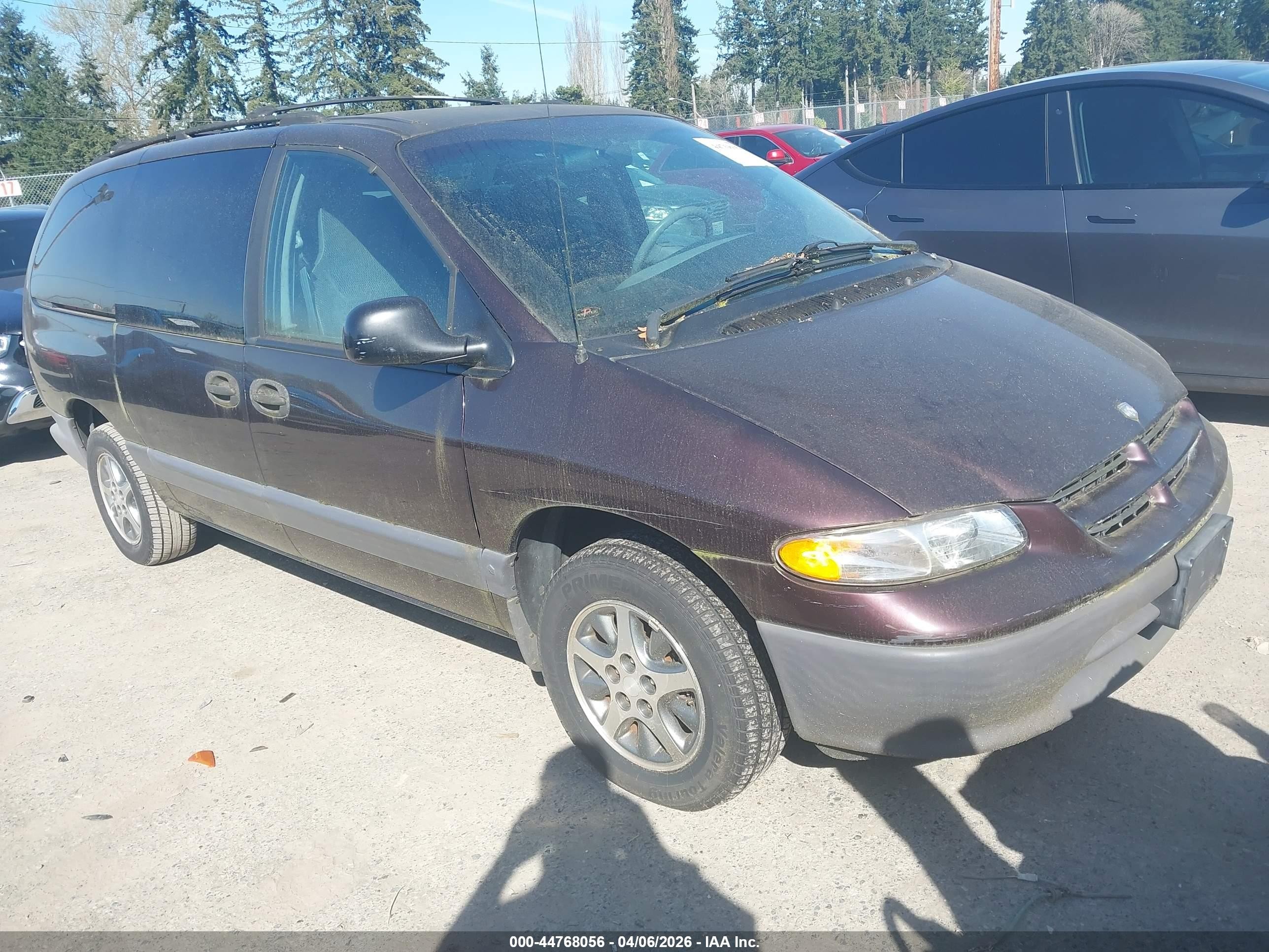 1997 Dodge Caravan SE, VIN 2B4GP44RXVR425701 — Перед