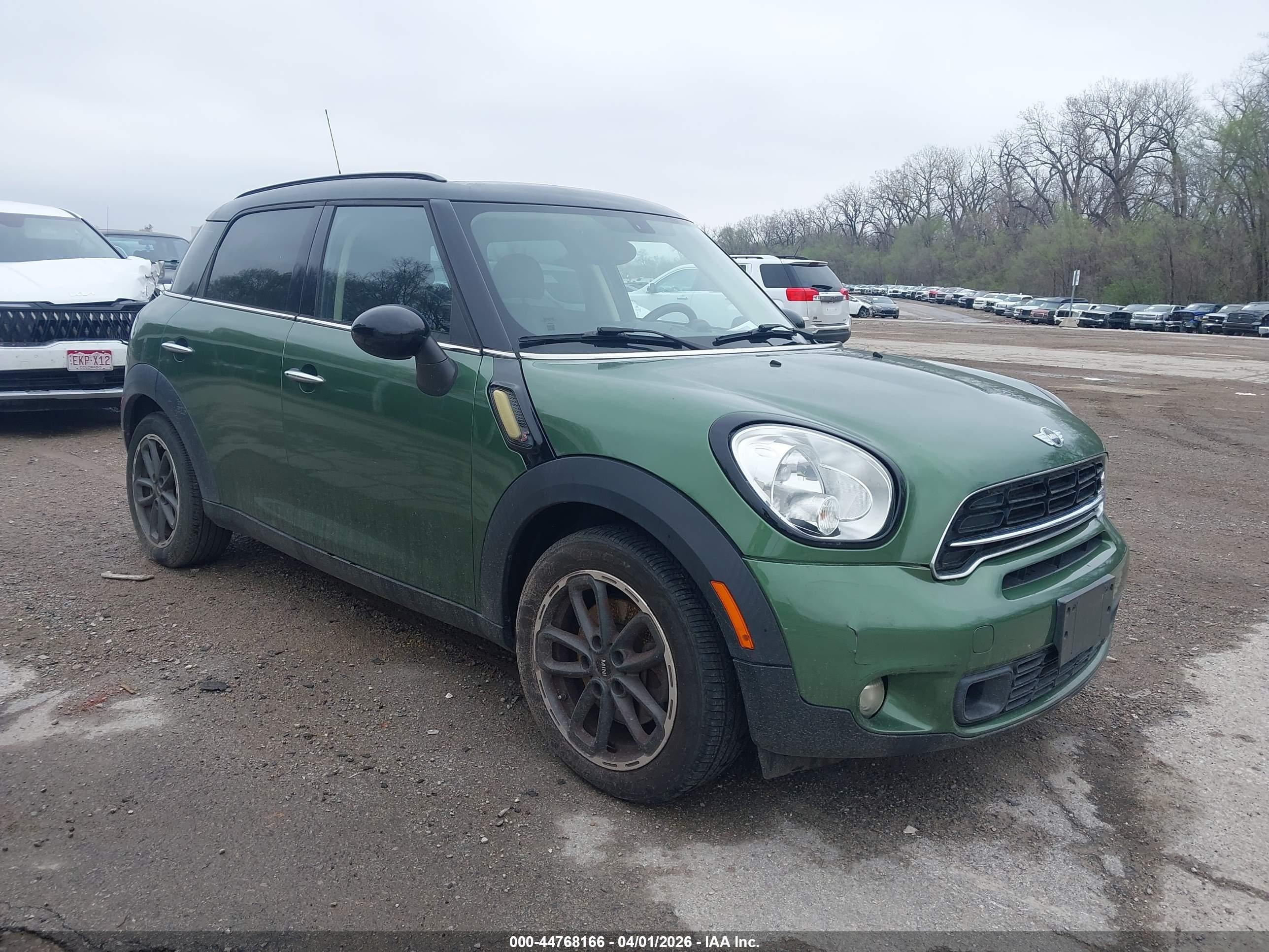 2015 MINI Countryman S, VIN WMWZC3C54FWT01512 — Front end