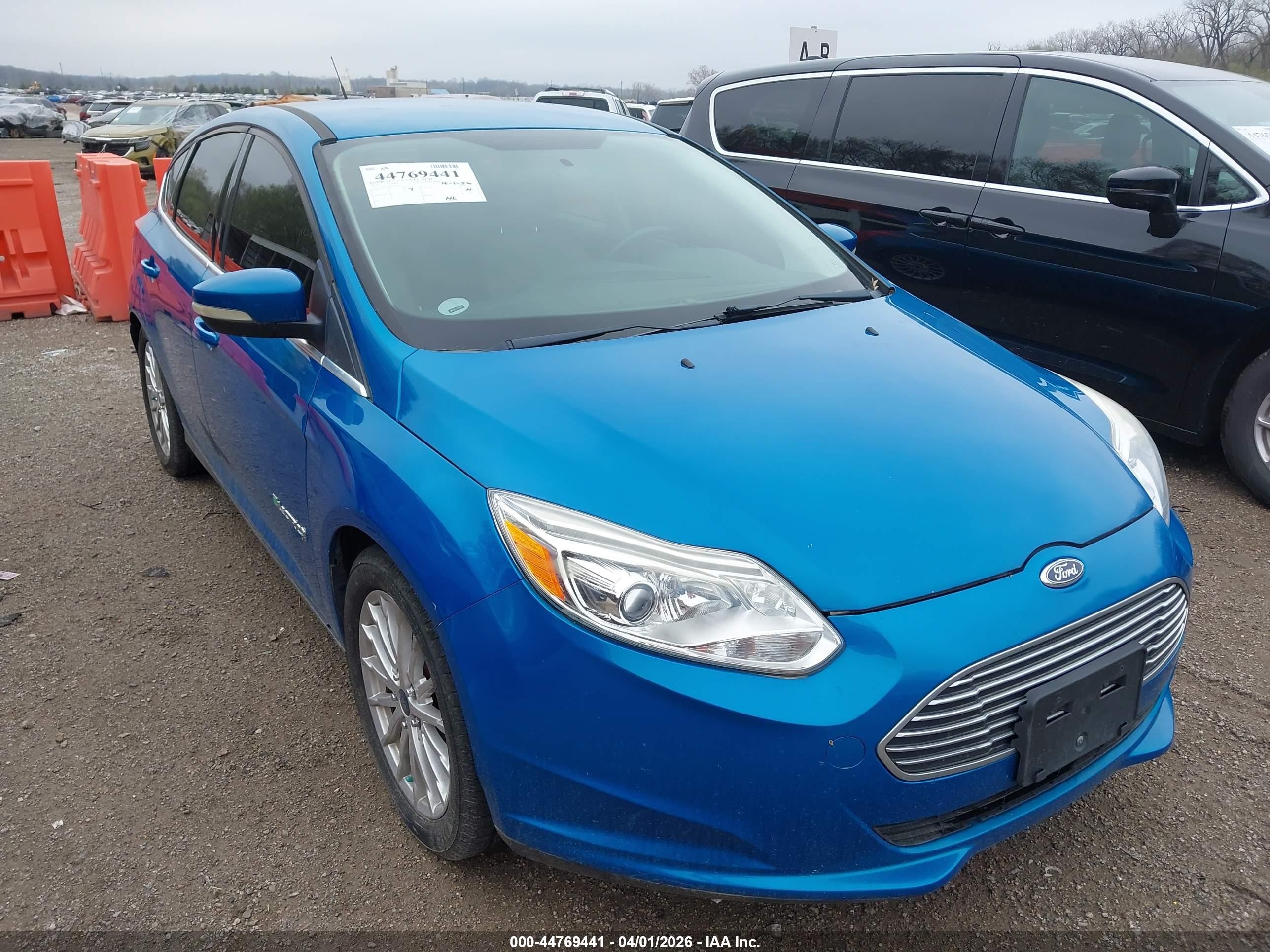 2013 Ford Focus Electric, VIN 1FADP3R48DL360776 — Front end