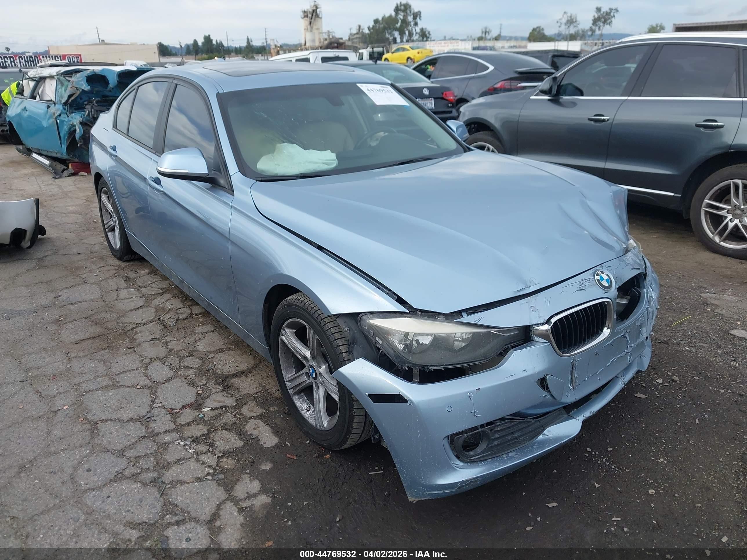2015 BMW 3 Series 320i, VIN WBA3B1C50FK136403 — Front end