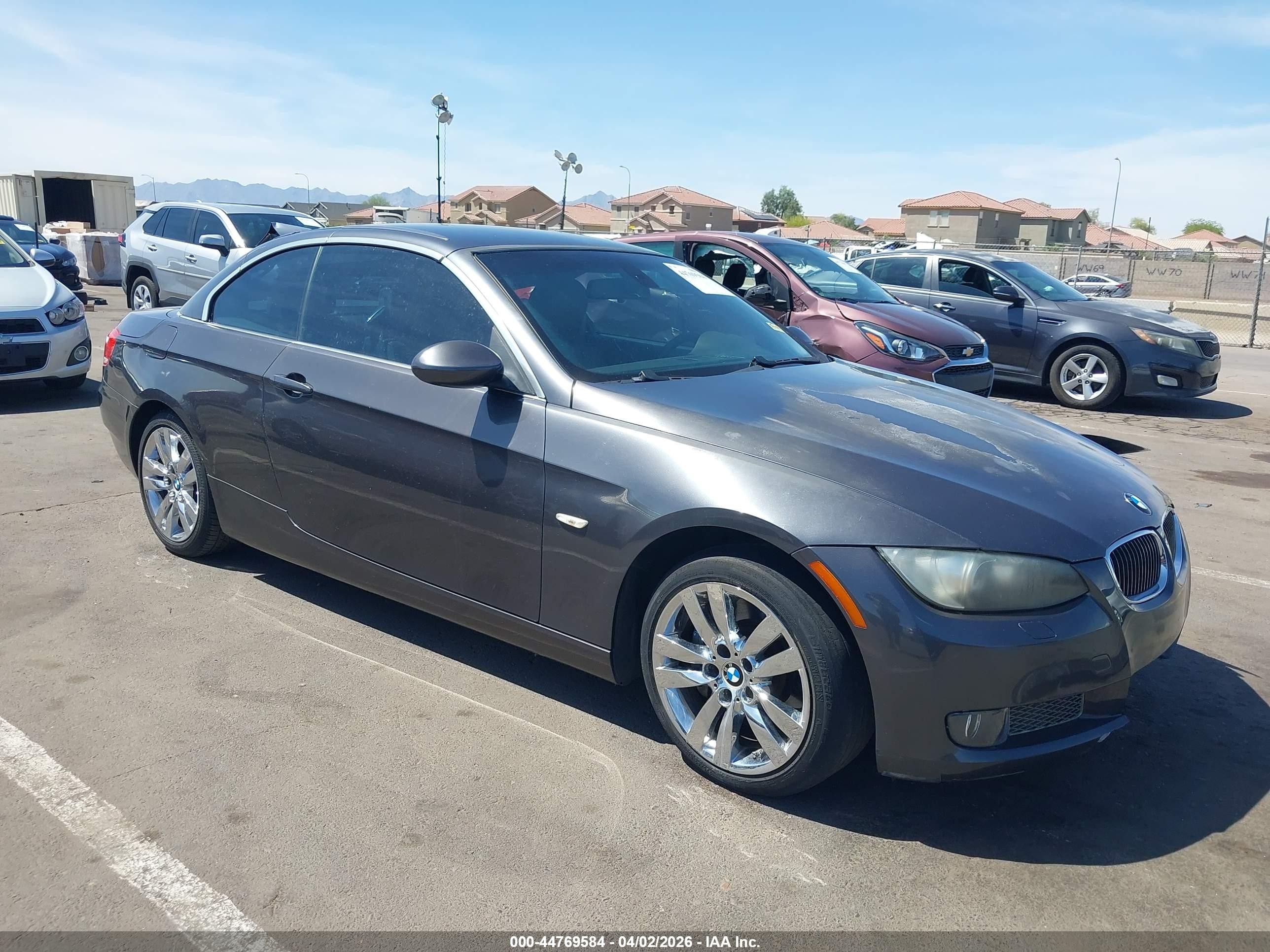 2007 BMW 3 Series 335i, VIN WBAWL73517PX51107 — Бок
