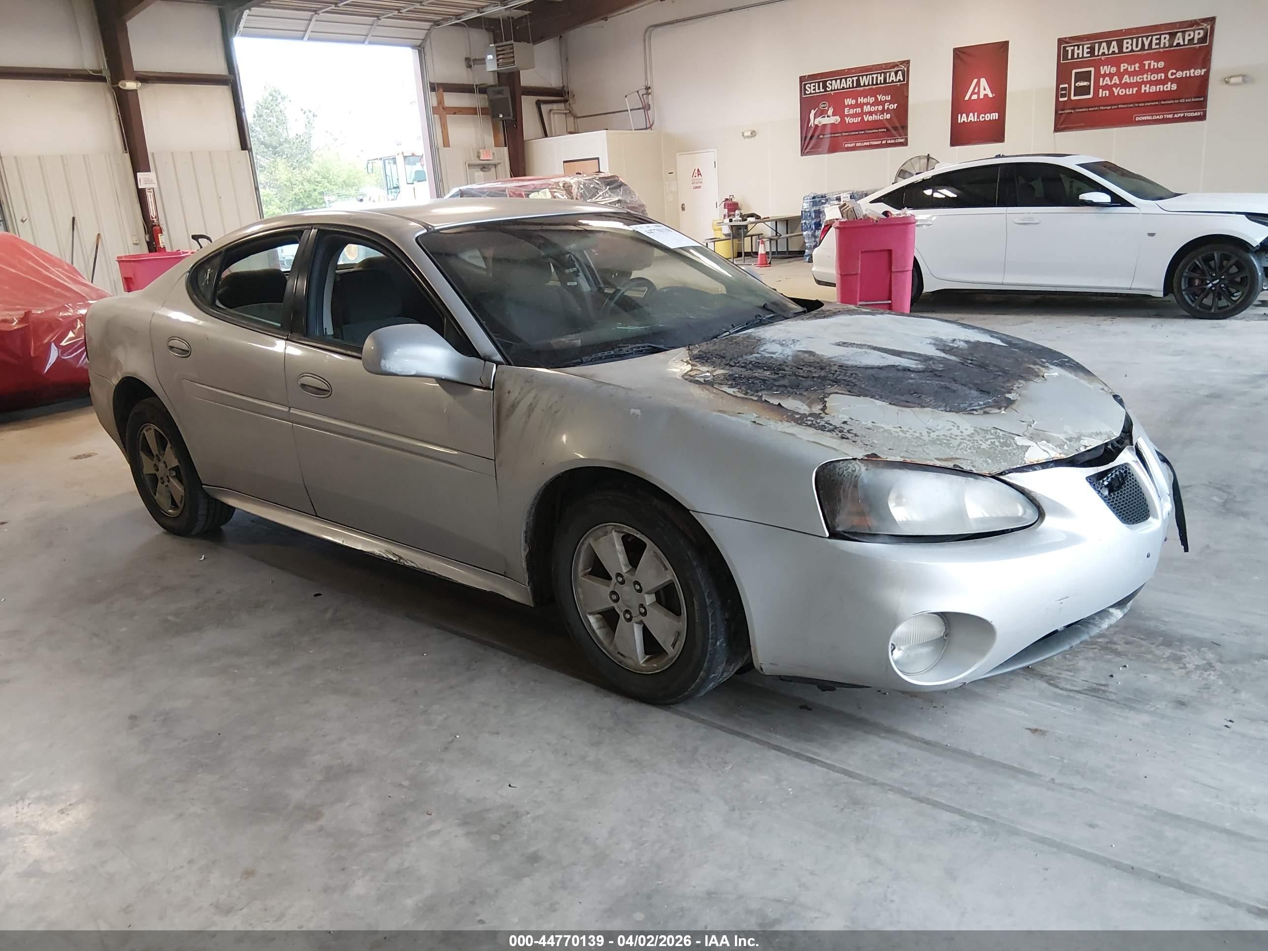 2005 Pontiac Grand Prix, VIN 2G2WP522851313640 — Engine fire