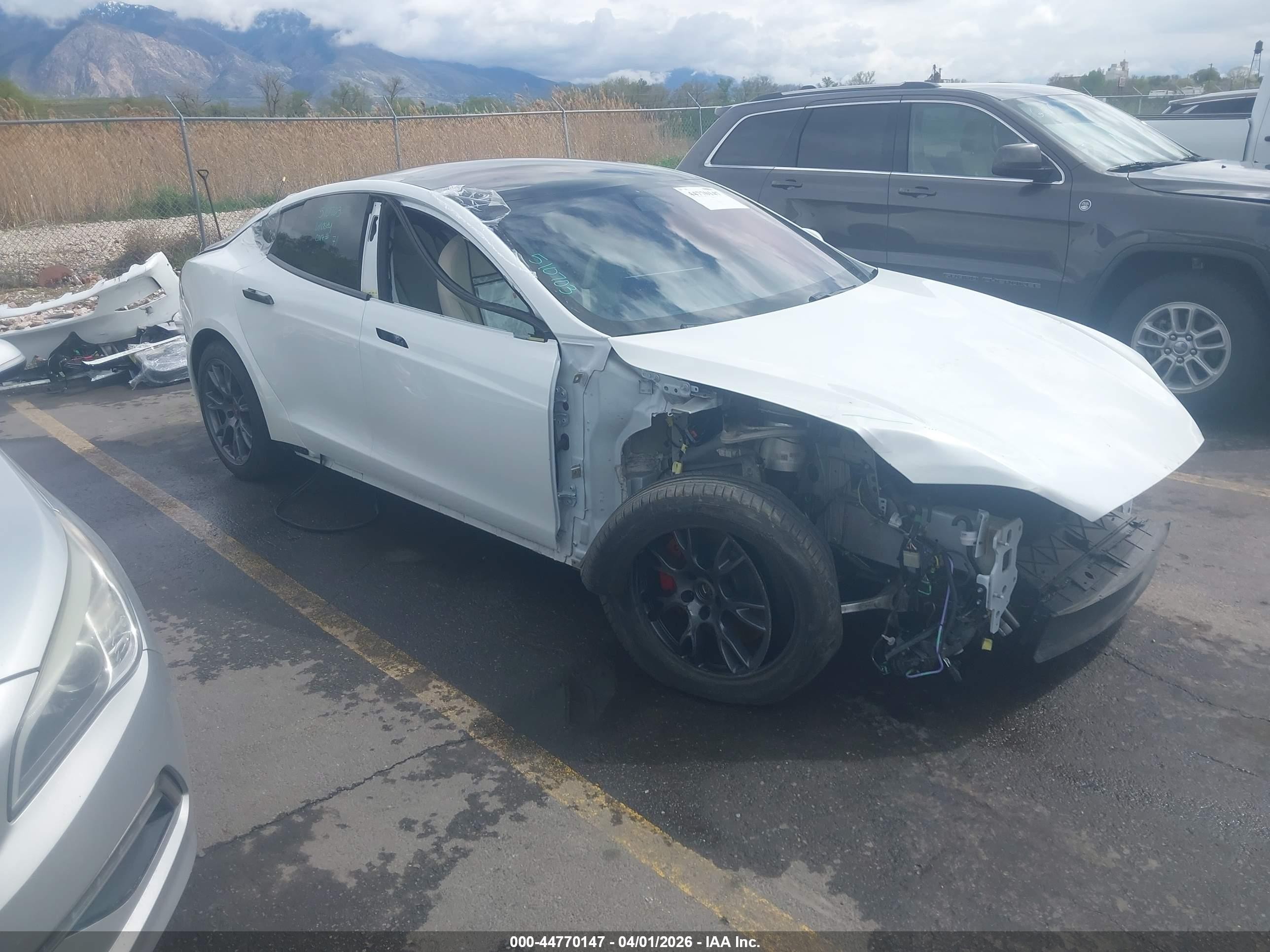 2023 Tesla Model S Plaid, VIN 5YJSA1E61PF510703 — Front end