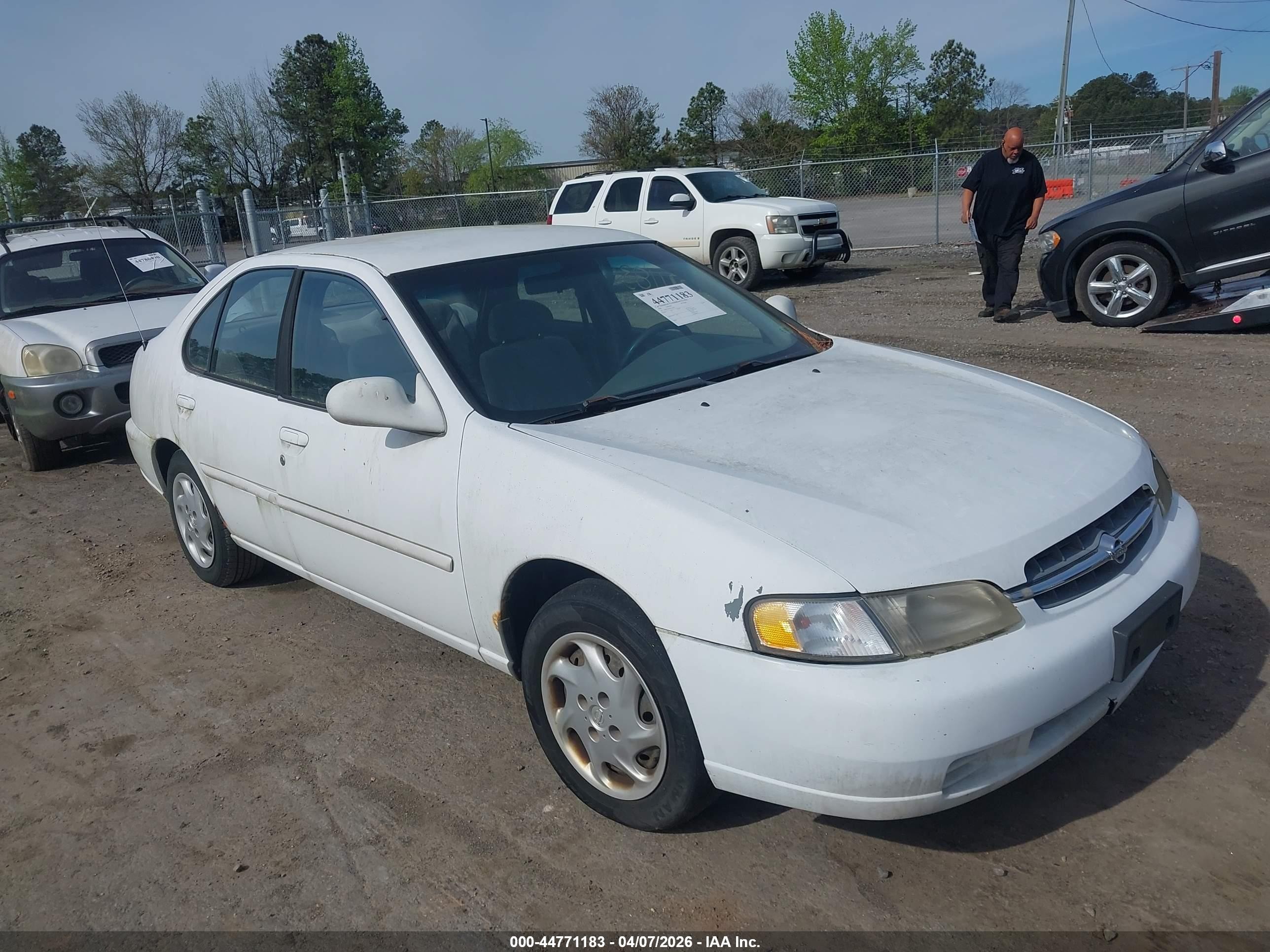 1998 Nissan Altima XE, VIN 1N4DL01D7WC174543 — All over