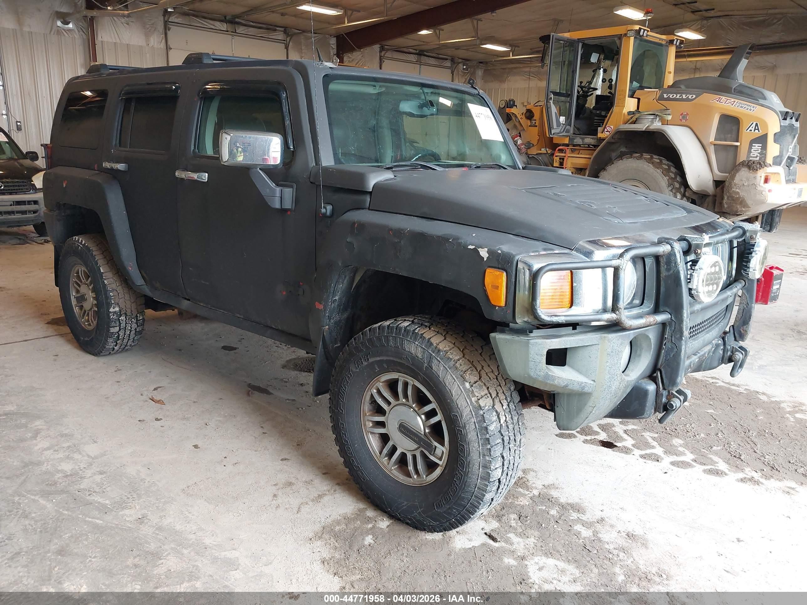2007 Hummer H3 SUV, VIN 5GTDN13E578198157 — Undercarriage