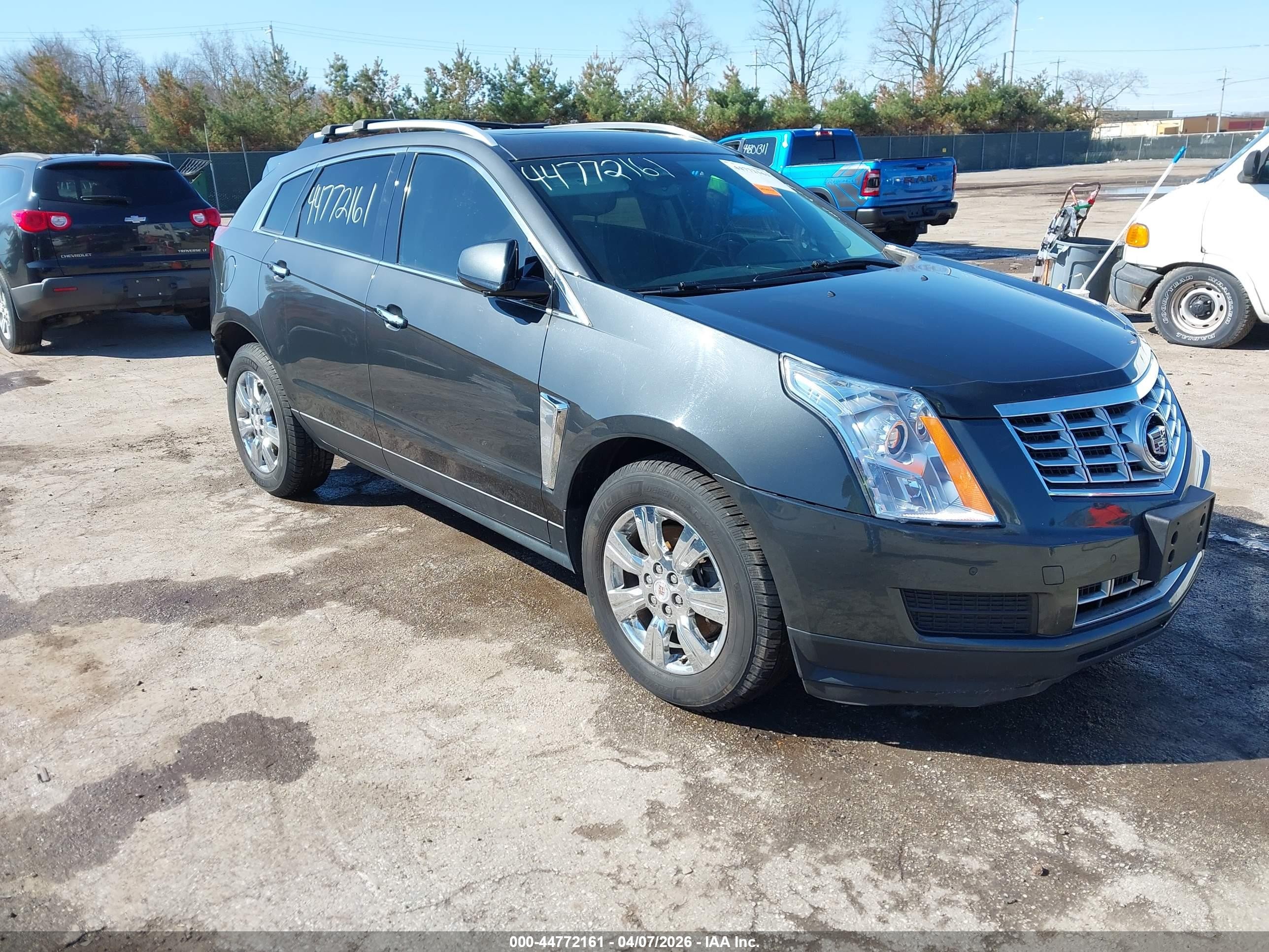 2016 Cadillac SRX Luxury Collection, VIN 3GYFNEE35GS535107 — Rear end