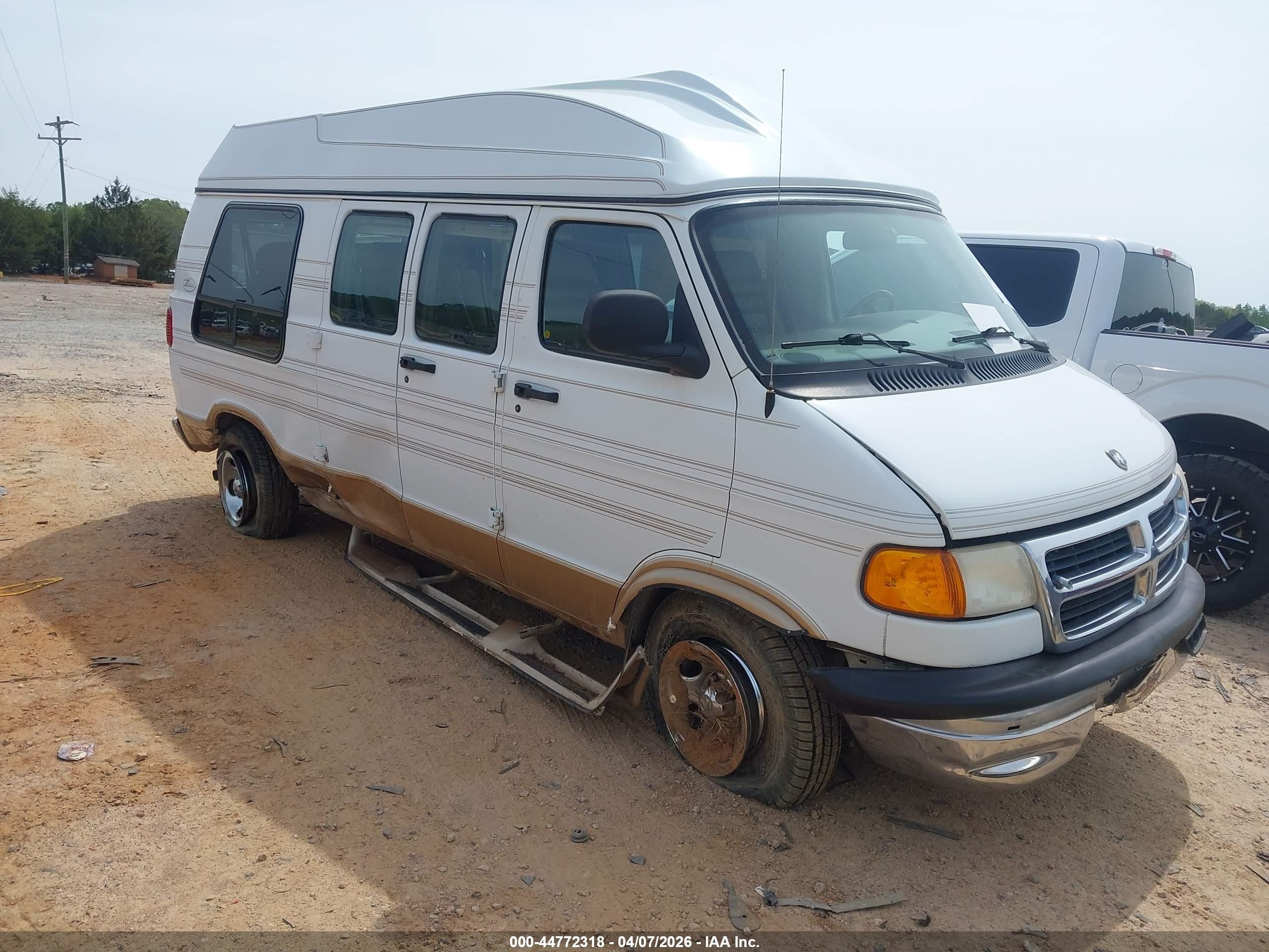 1999 Dodge Cargo, VIN 2B6HB11Y0XK549704 — Side