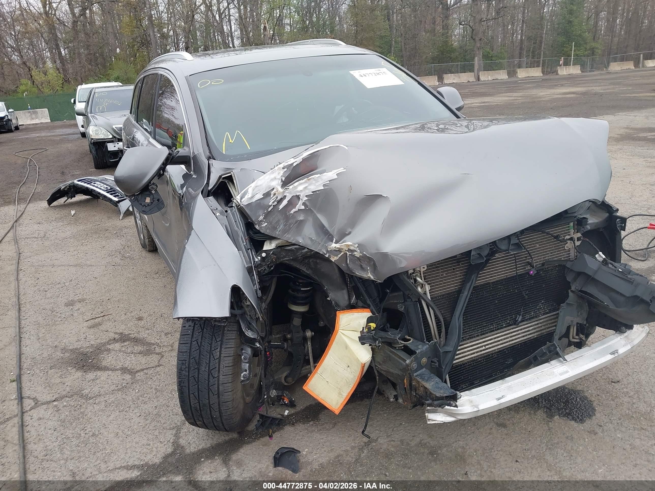 2010 Audi Q7 Premium Plus, VIN WA1LYAFE6AD007683 — Перед