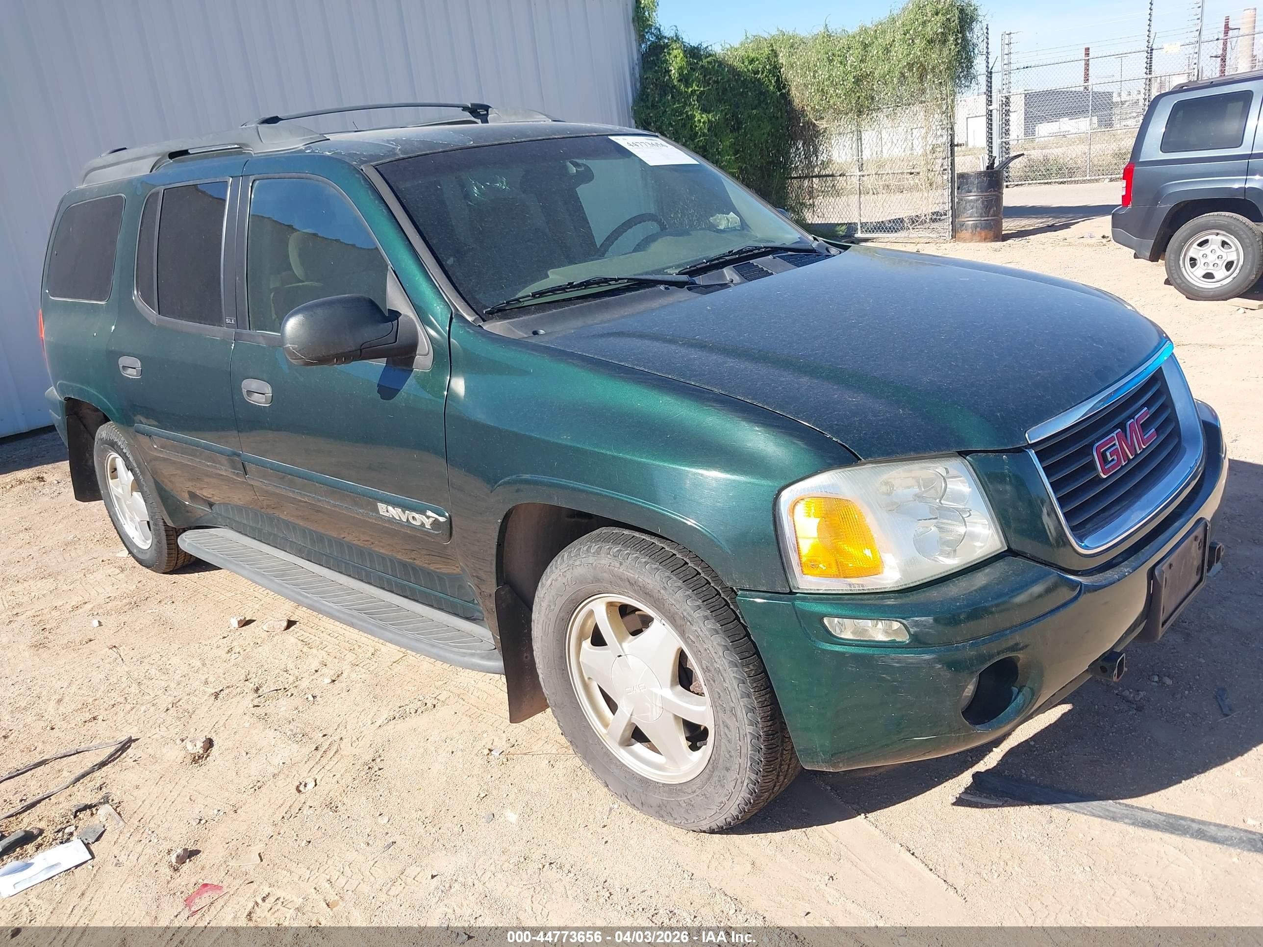 2003 GMC Envoy SLT, VIN 1GKET16S536204360 — Rear end