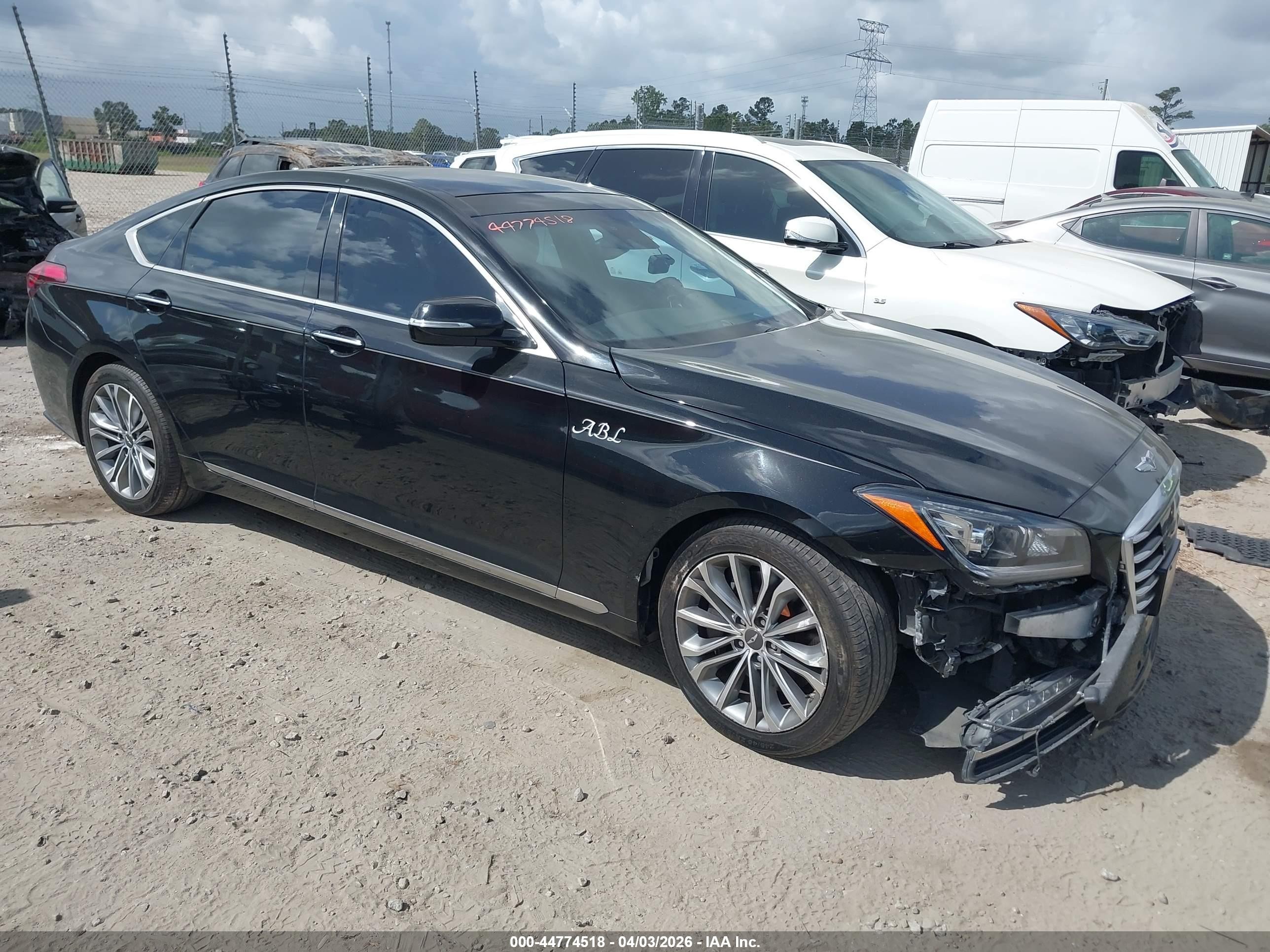 2017 Genesis G80 3.8L, VIN KMHGN4JE8HU178224 — Перед
