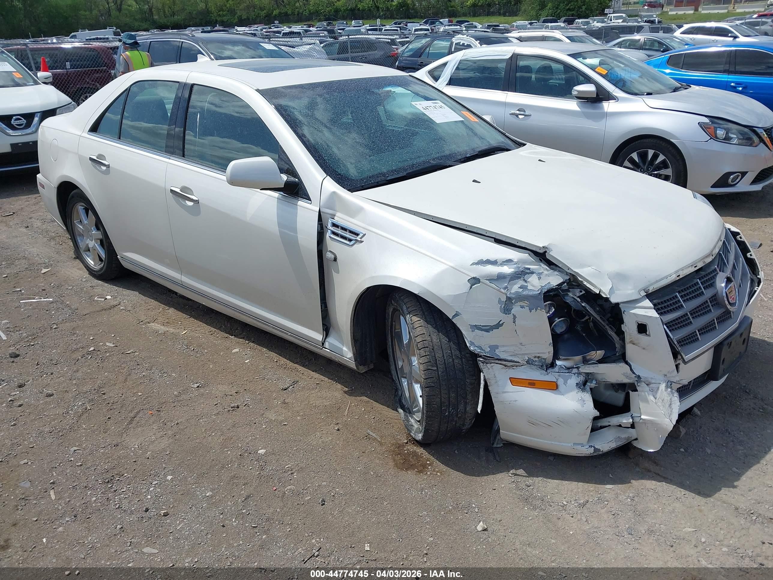 2011 Cadillac STS RWD, VIN 1G6DW6ED0B0118067 — Перед