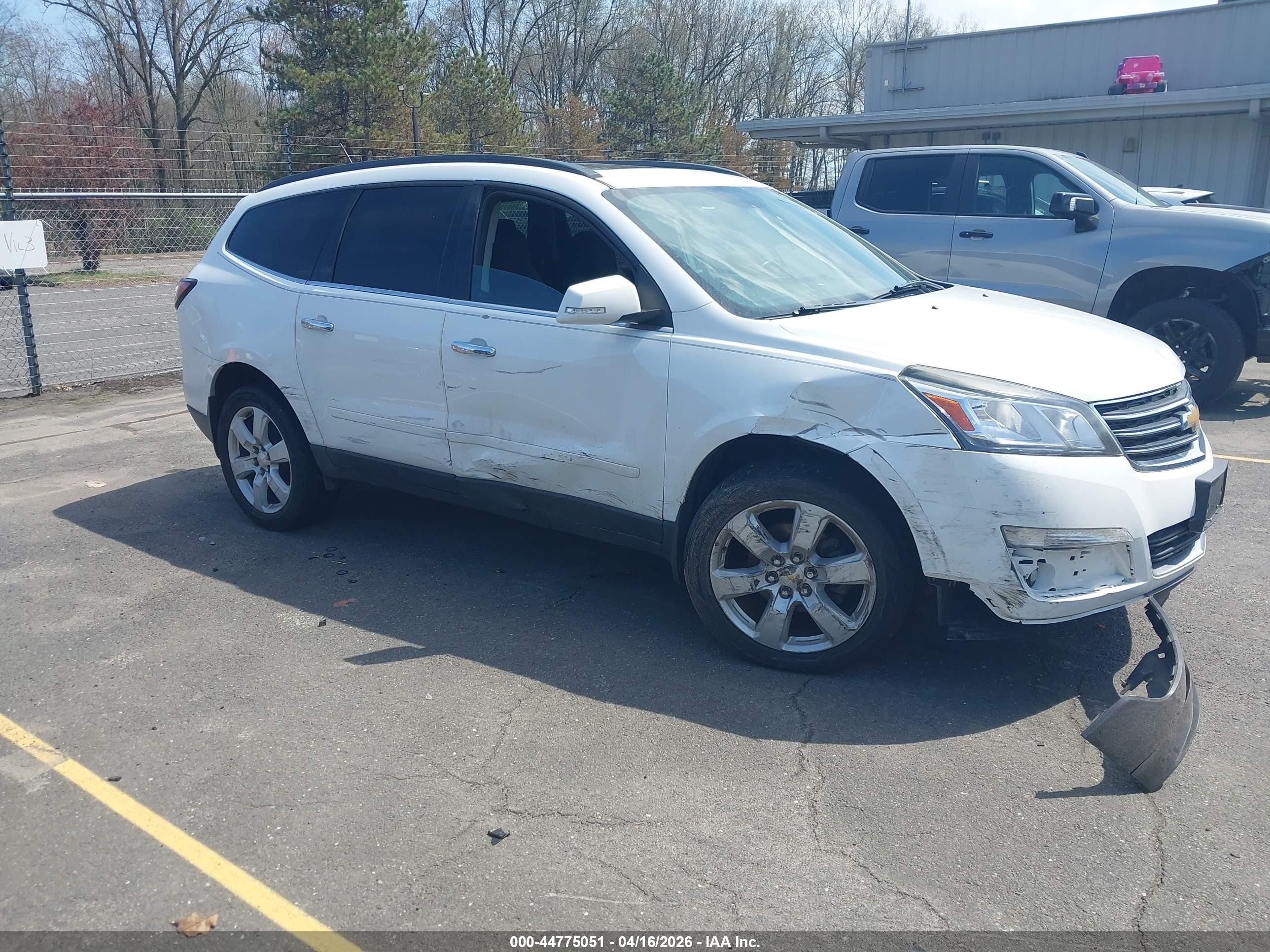 2017 Chevrolet Traverse LT, VIN 1GNKVGKD2HJ260058 — Front end