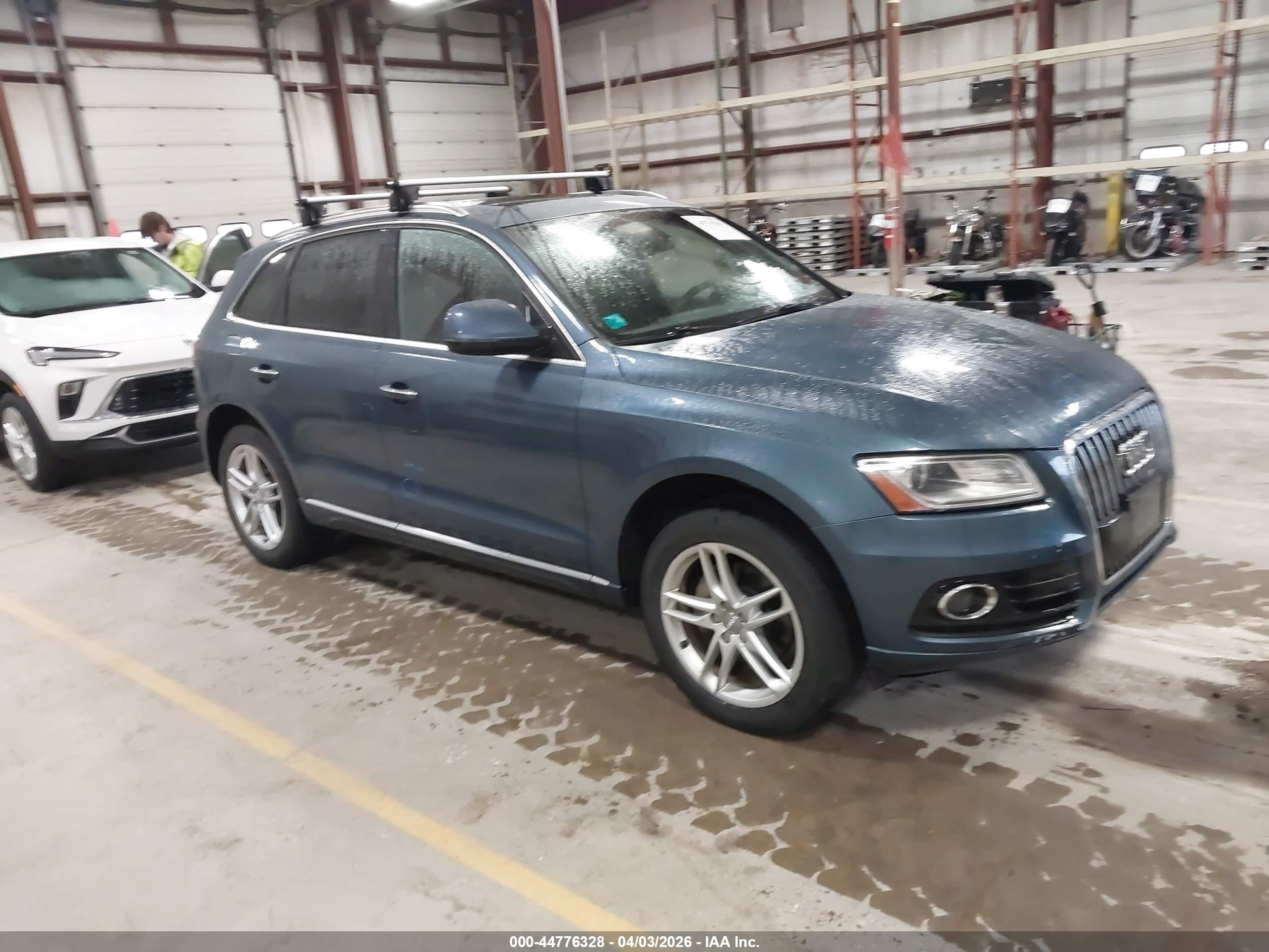 2016 Audi Q5 Premium Plus, VIN WA1L2AFP1GA105260 — Front end