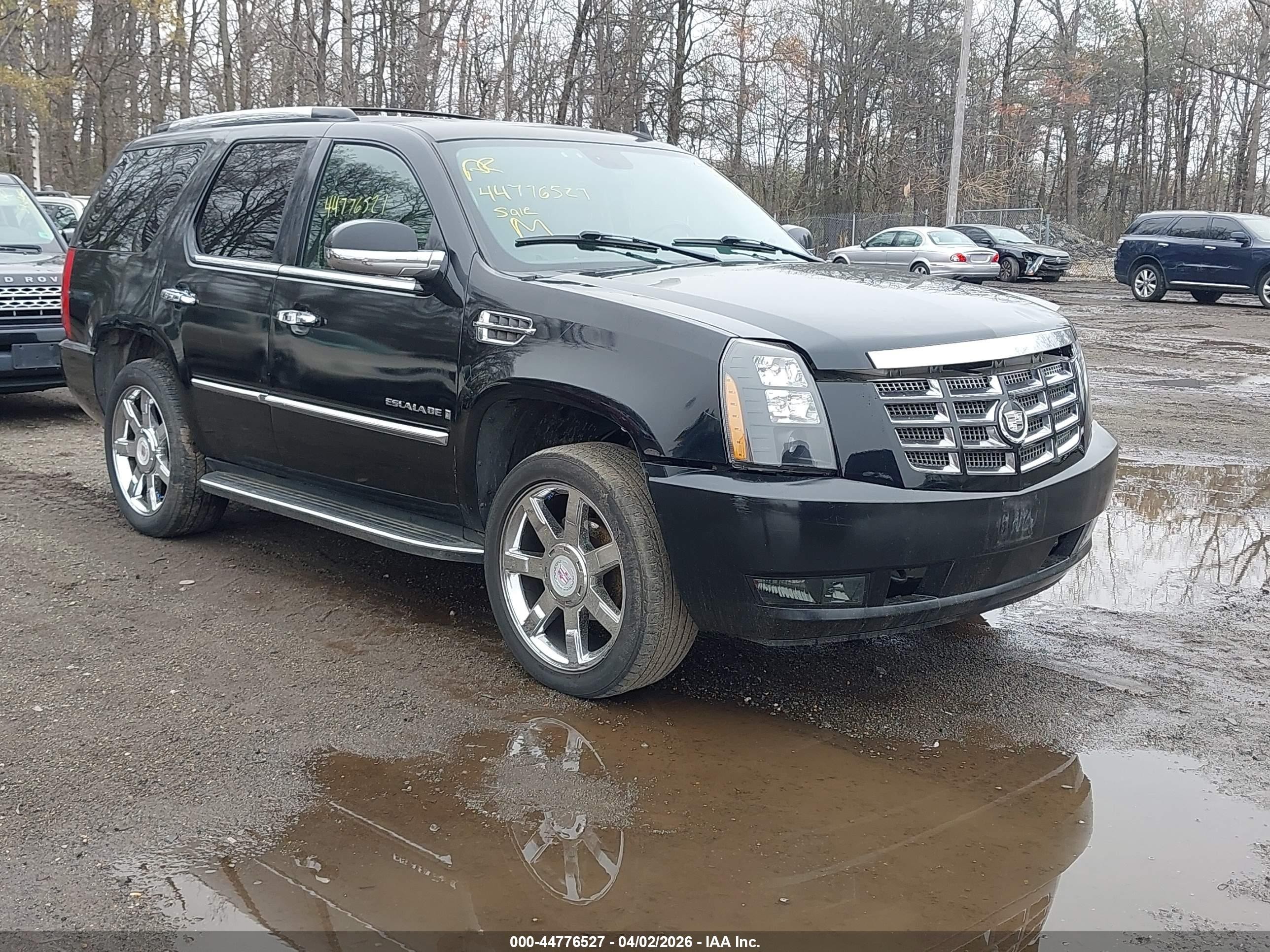 2007 Cadillac Escalade, VIN 1GYFK638X7R149380 — Перед