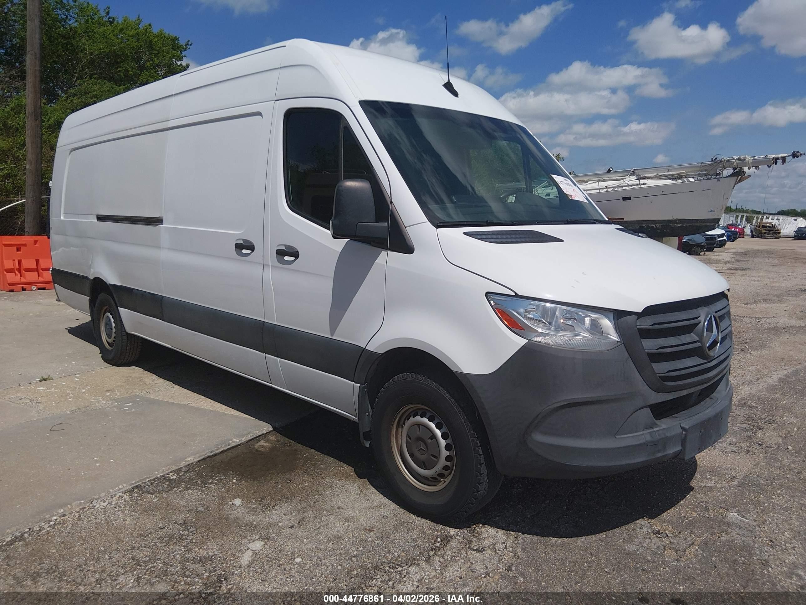 2019 Mercedes-Benz Sprinter Cargo, VIN WD4PF1CD3KT008408 — Rear end