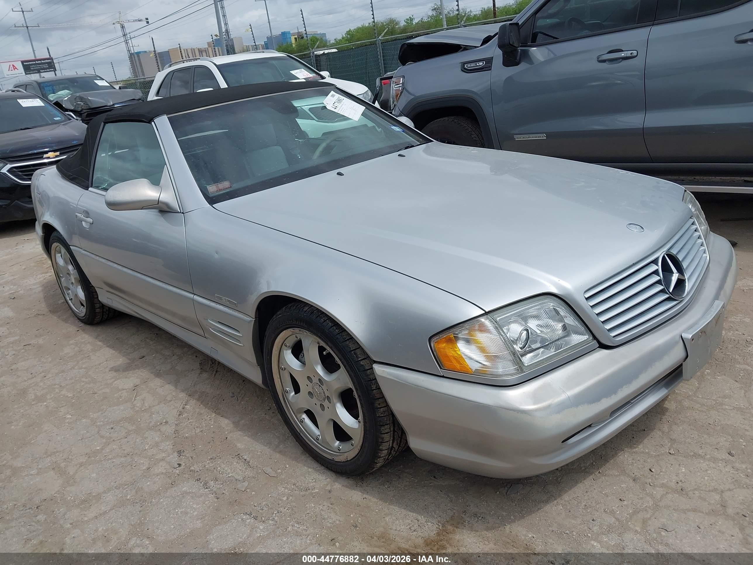 2002 Mercedes-Benz SL 500, VIN WDBFA68F32F203885 — All over